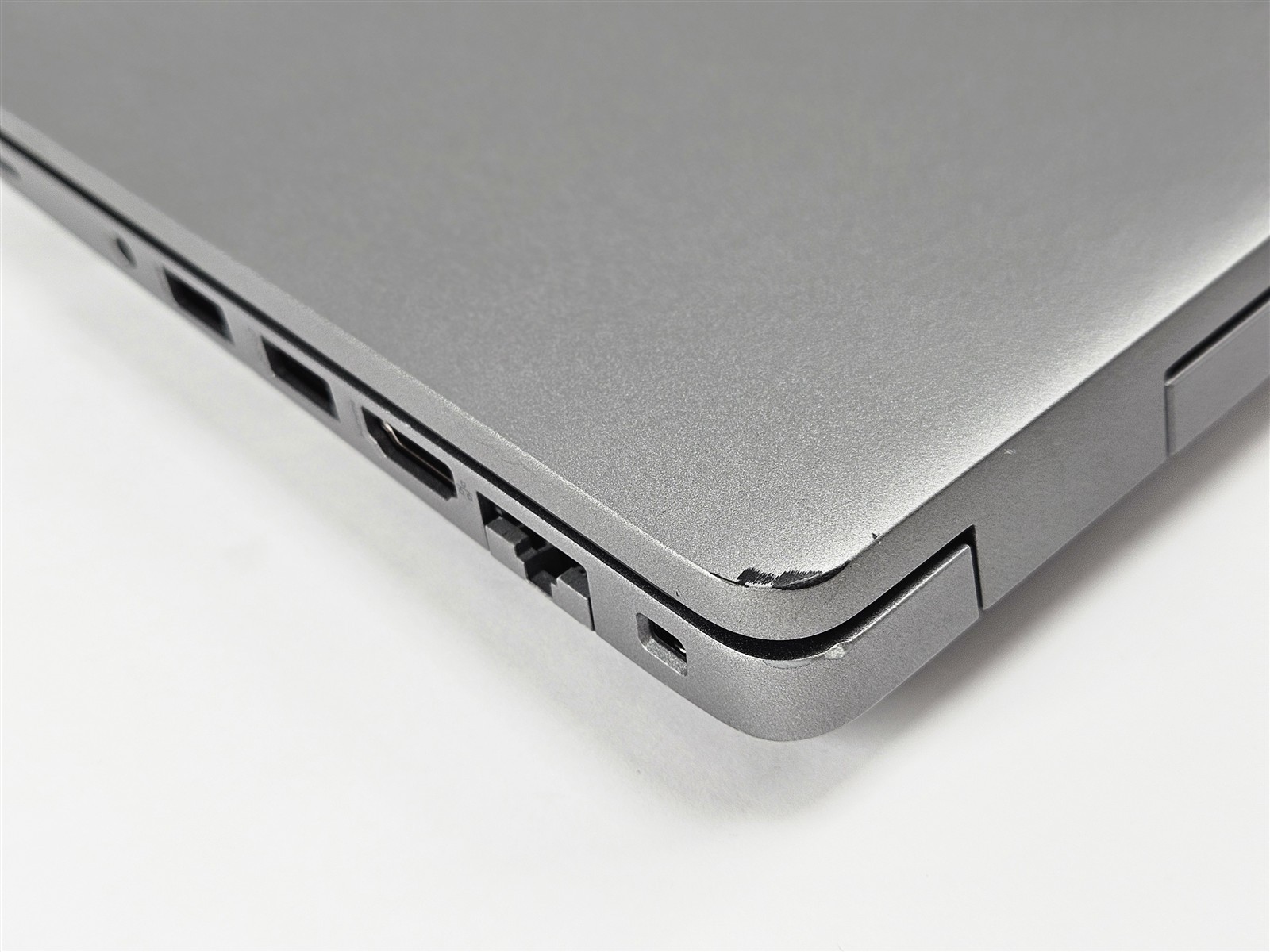 Dell 14″ Latitude 5421 Intel Core i7-11850H 16GB 256GB SSD Business Laptop Gray