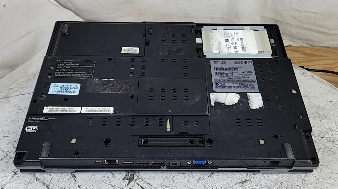 TOSHIBA TECRA A8 PTA83U-03J02C Laptop CORE2 T5500 1GB 80GB SEE NOTES