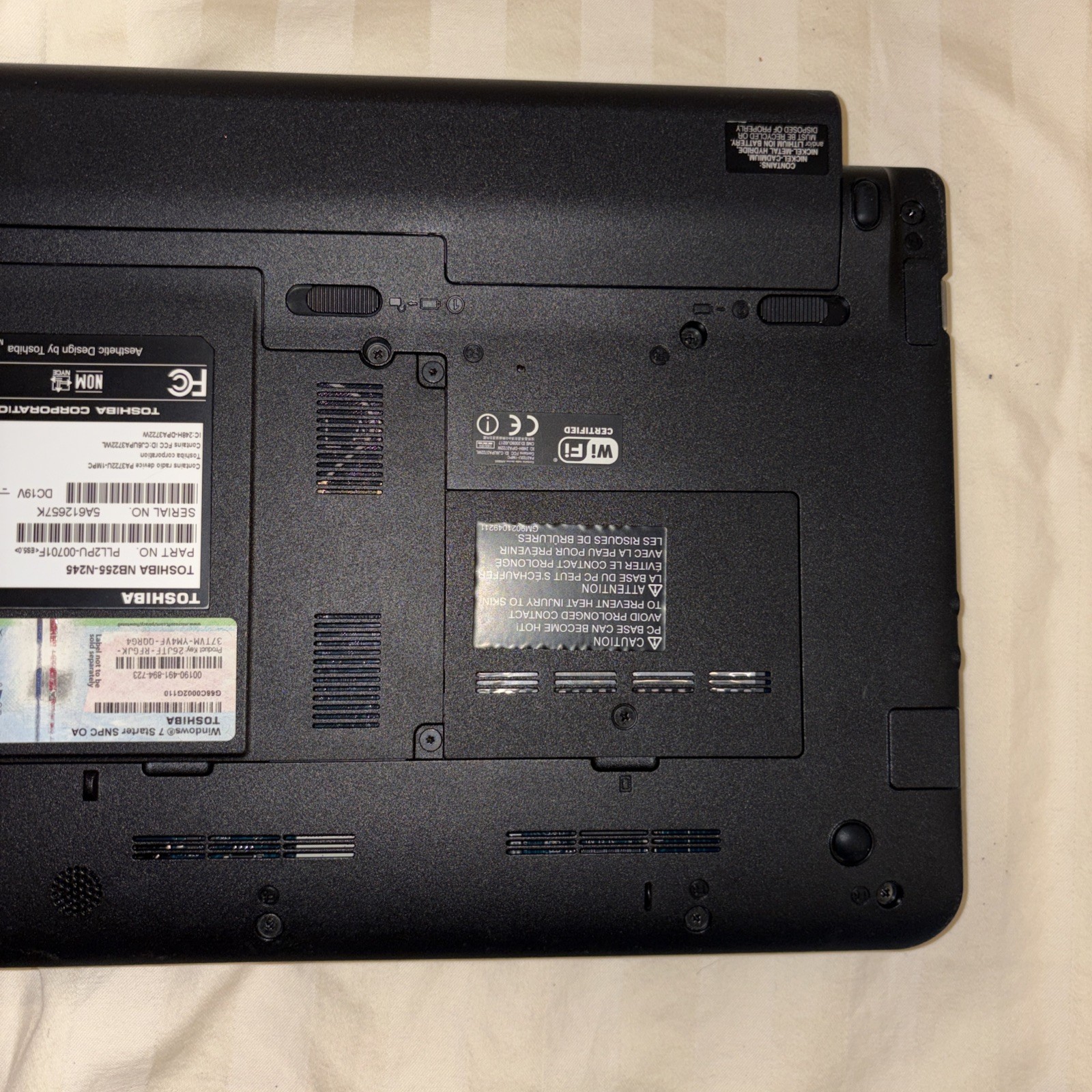 Toshiba NB255 10.1in Netbook Intel Atom 1.66GHz 2GB RAM 160 GB HDD Wi-Fi NO OS