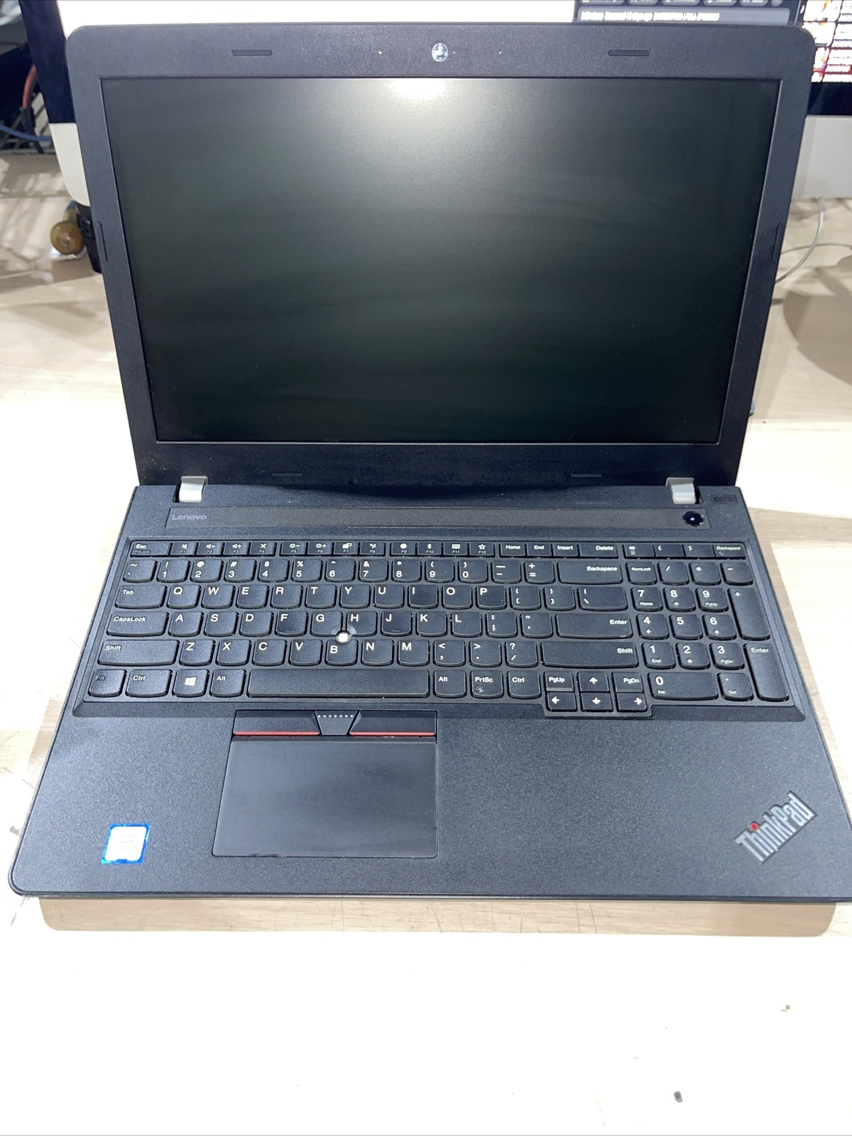 Lenovo ThinkPad E570 Intel Core i3-7100U 2.40GHZ 8GB RAM NO HD