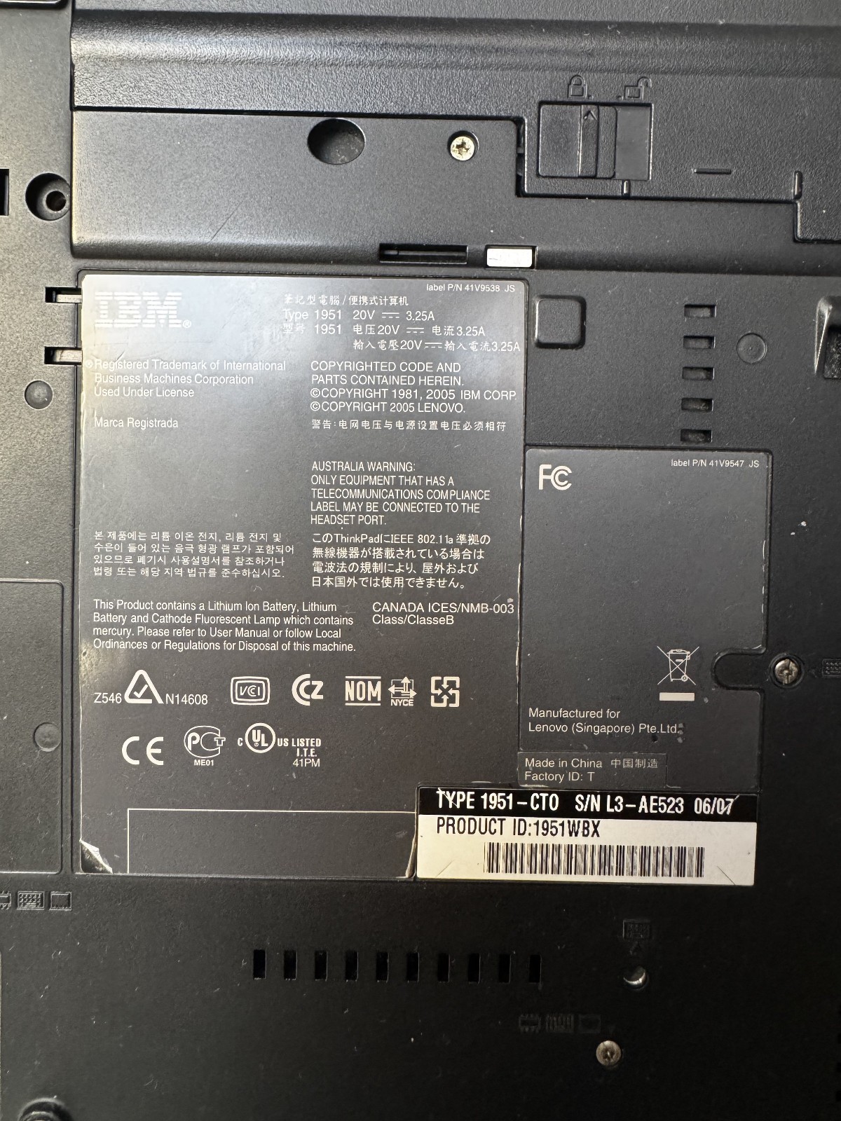 14.1″ Lenovo/IBM ThinkPad T60 – Core 2 Duo T7200 2.0 Ghz, 4 GB RAM, 120 GB SSD