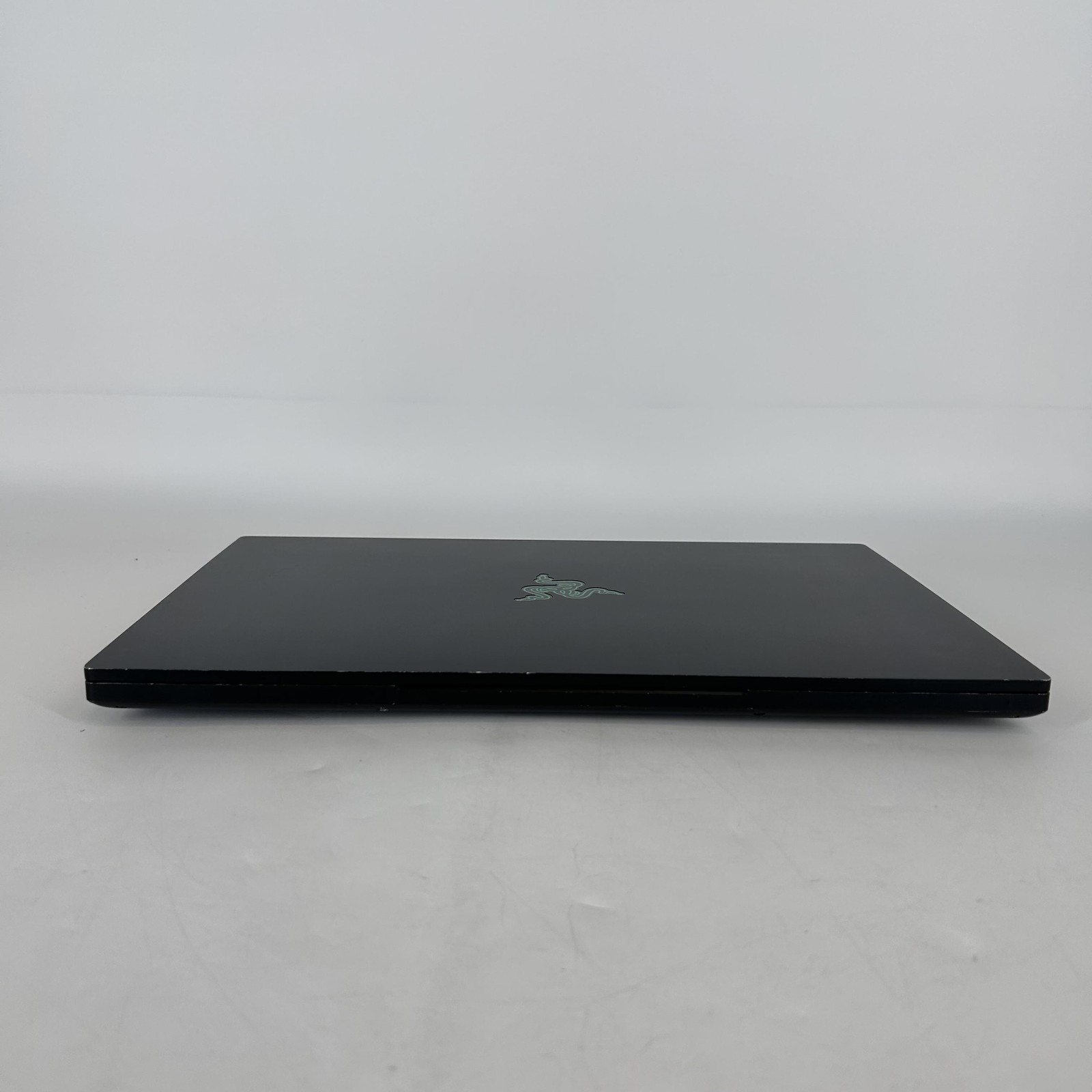 Razer Blade 15 Advanced 300Hz FHD i7-10875H 2.3GHz 16GB 1TB RTX 2080 Super Max-Q