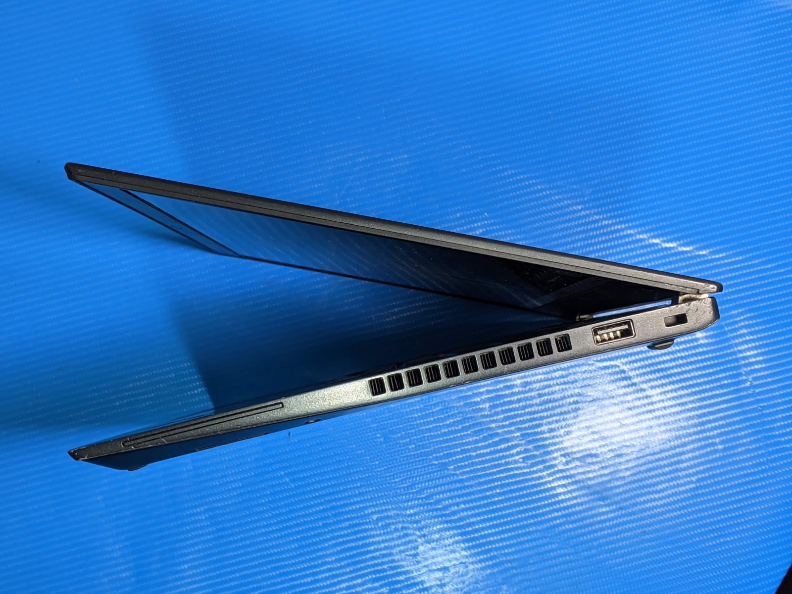 Lenovo ThinkPad T14s Gen 1 14″ FHD i5-10210U 1.6GHz 8GB 512GB SSD Win11Pro +PA