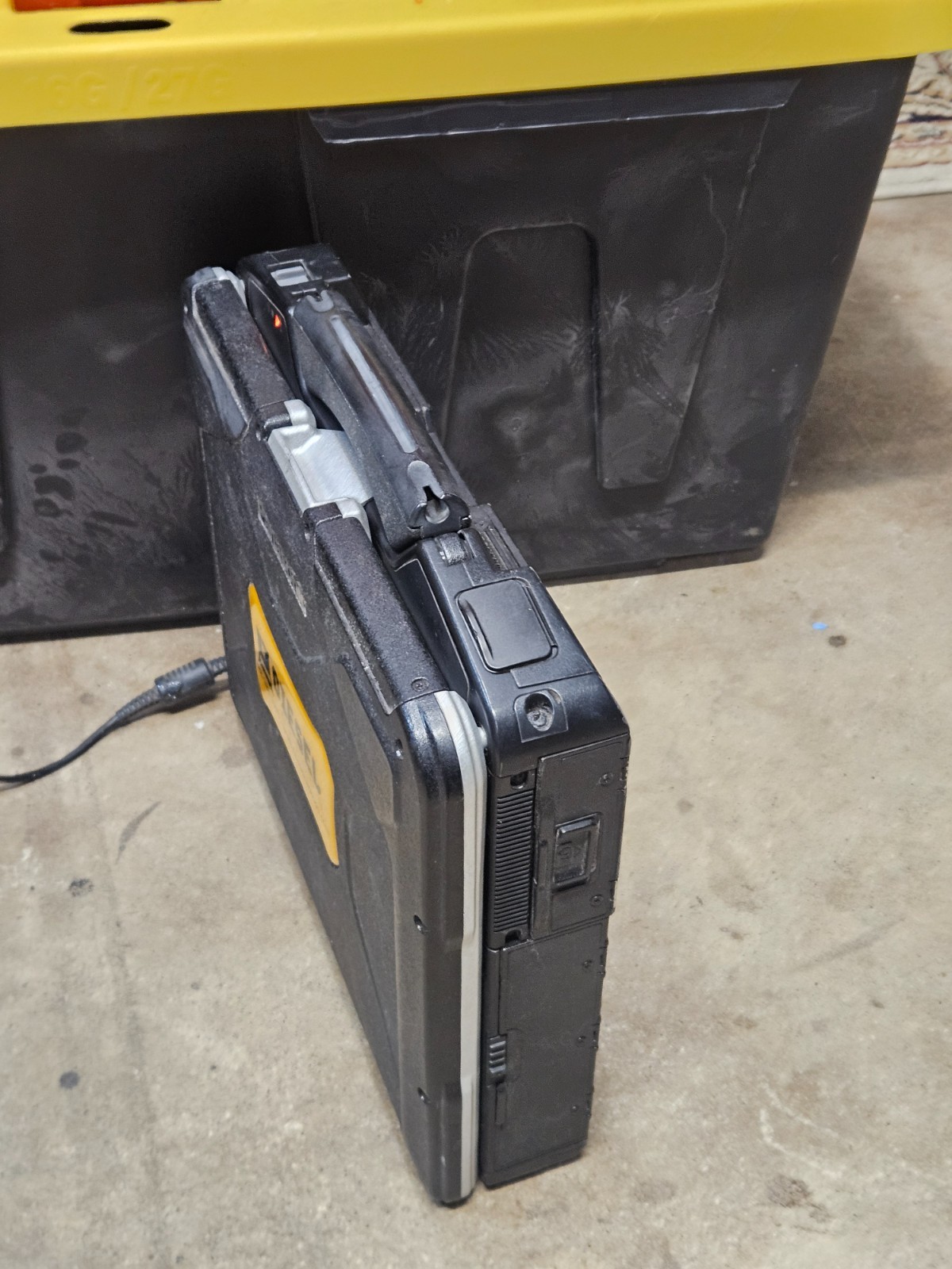 Panasonic Toughbook CF-31 MK-1 i5 520M @ 2.40GHz 8GB 13420HRS Diesel Rubber Kb