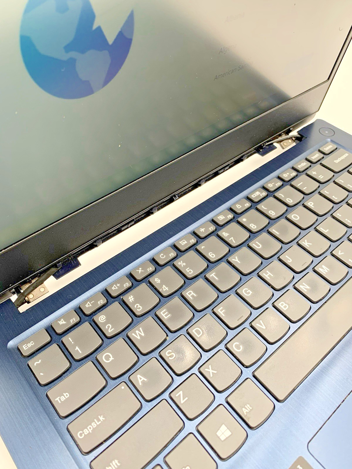 Lenovo IdeaPad 3 14ADA05 AMD ATHLON Silver 3050U 500GB SSD 4GB DDR4 Blue C/PHOTO