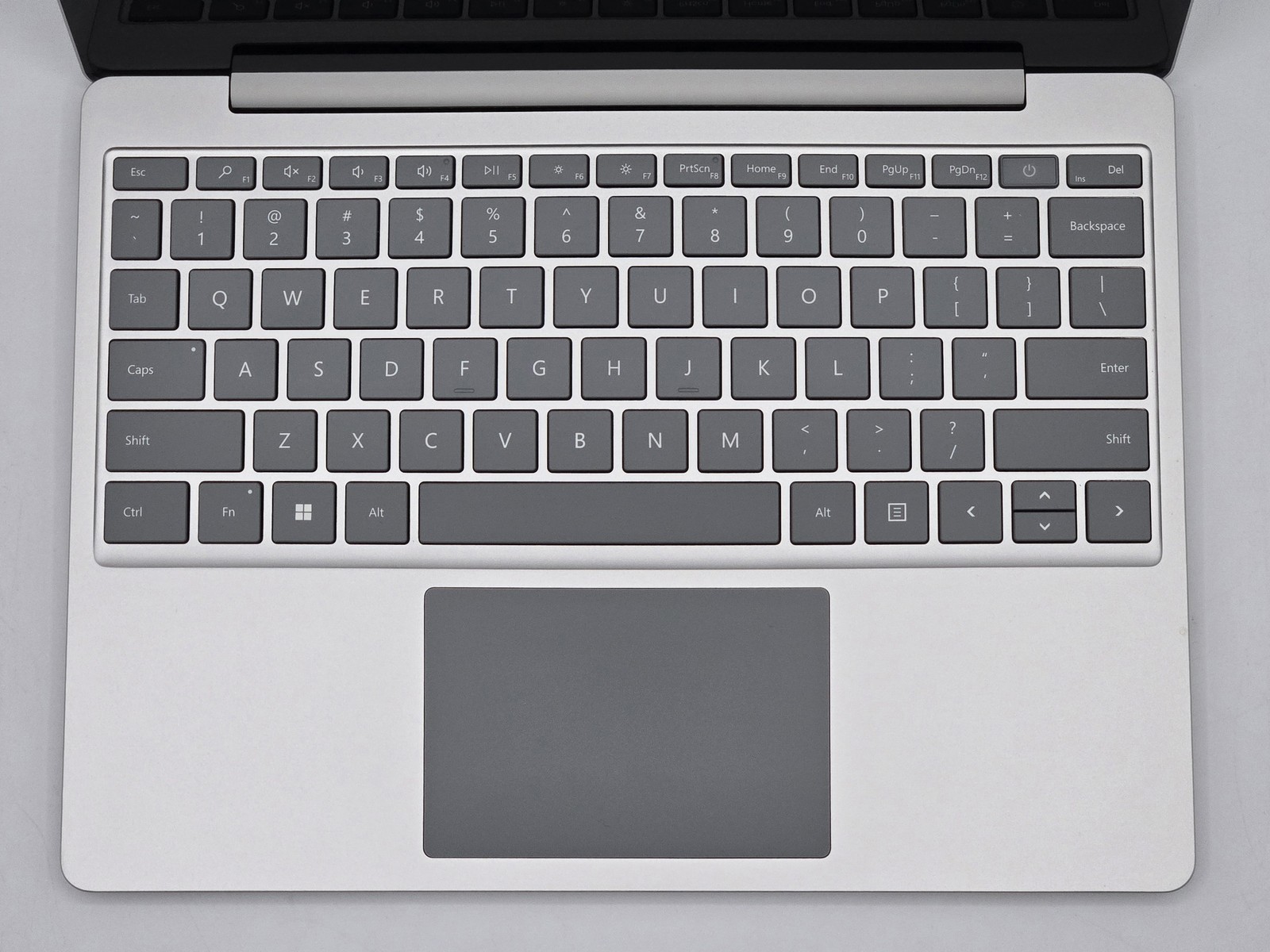 Microsoft Surface Laptop Go 2 12″ 1536 x 1024 Touch I5-1135G7 128GB SSD 8GB W11