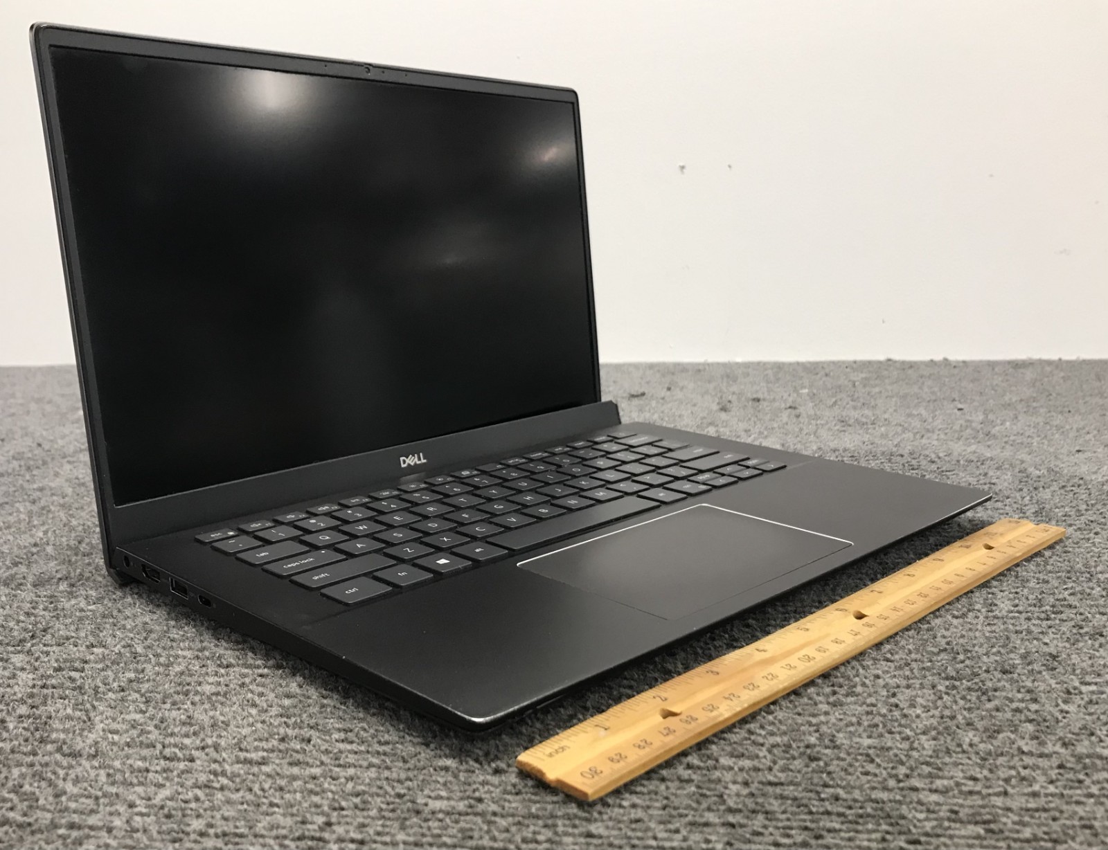 Dell Vostro 5401 14″ Laptop i7-1065G7, No RAM/Storage, Boots to BIOS