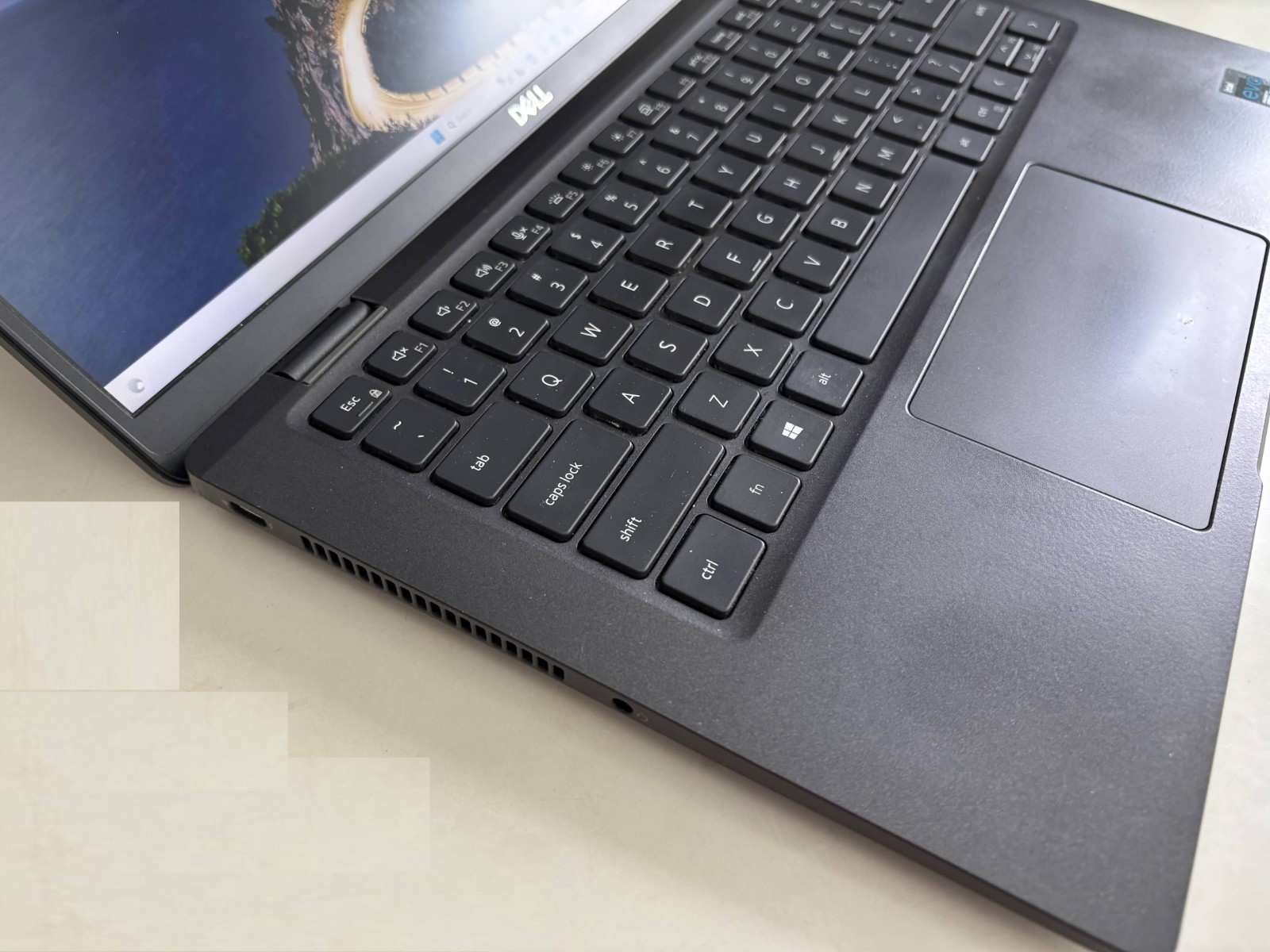 Dell Latitude 7420 i5-1145G7 16GB RAM 256gb SSD 14″ FHD (1920x1080p) Win 11 Pro