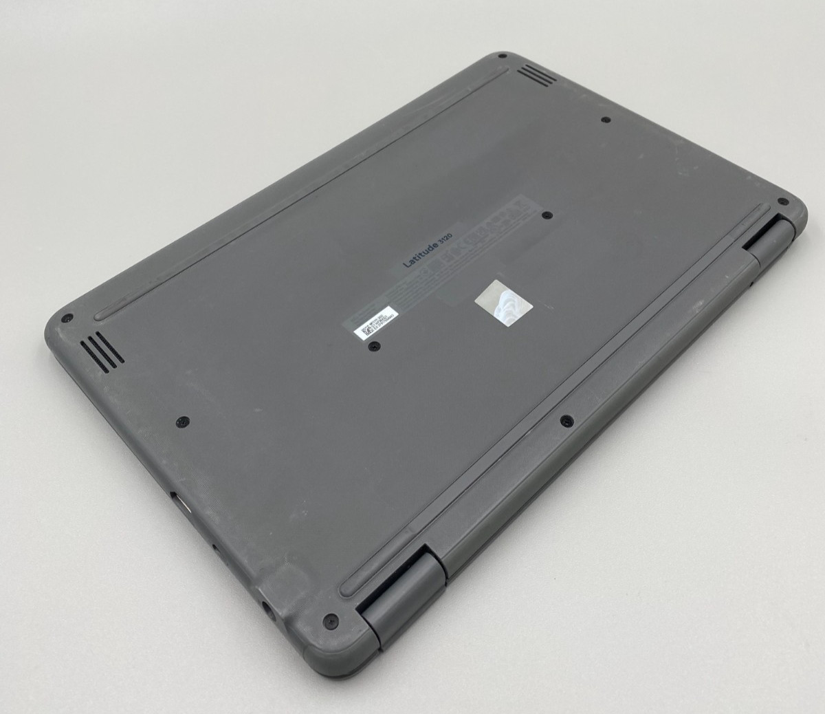 Dell Latitude 3120 11.6″ Silver N6000 1.1GHz 128GB SSD 4GB DDR4 Gray Laptop-Fair