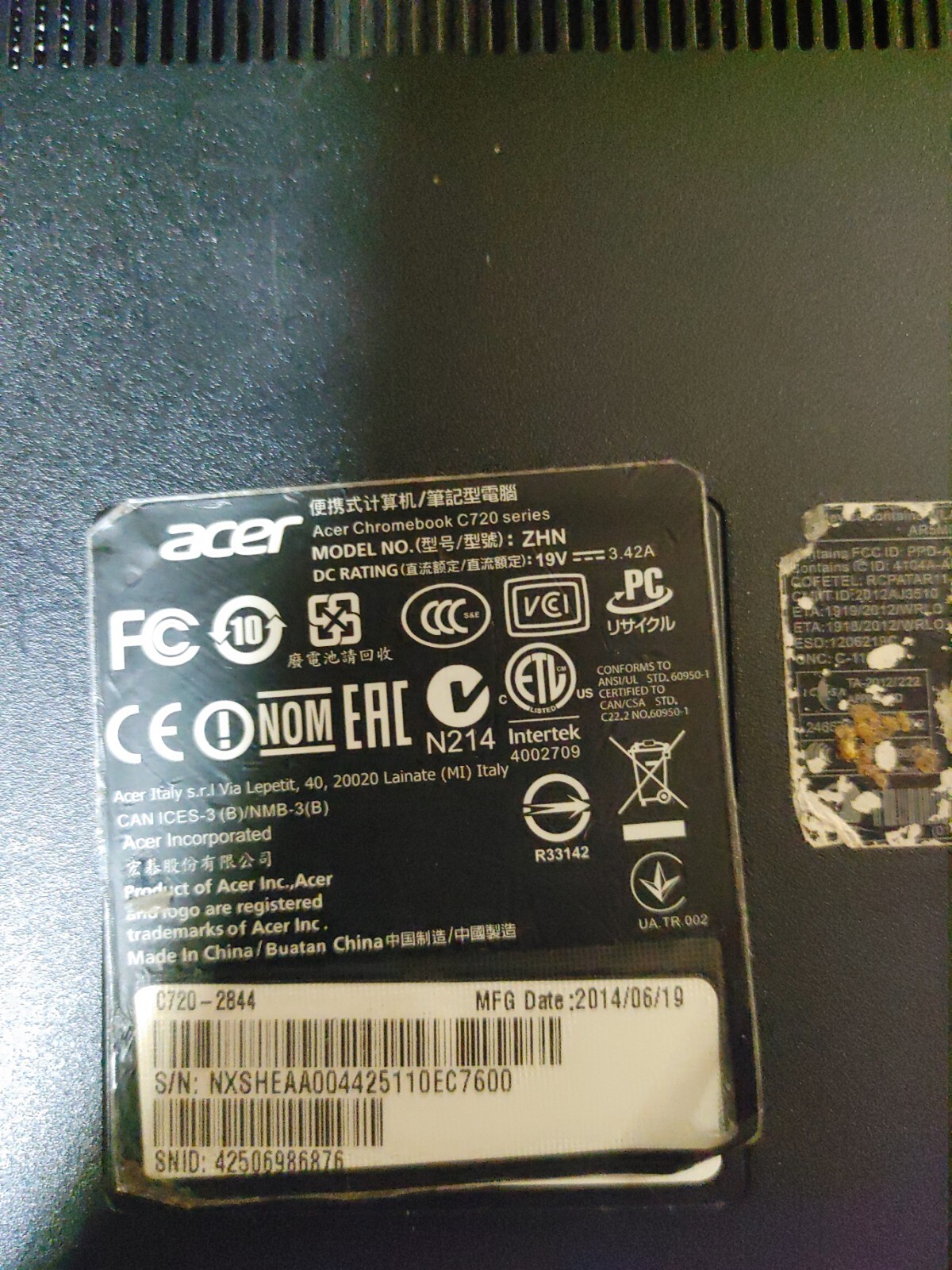 Acer Chromebook C720 Series Model ZHN__PLEASE READ__NON-WORKING.