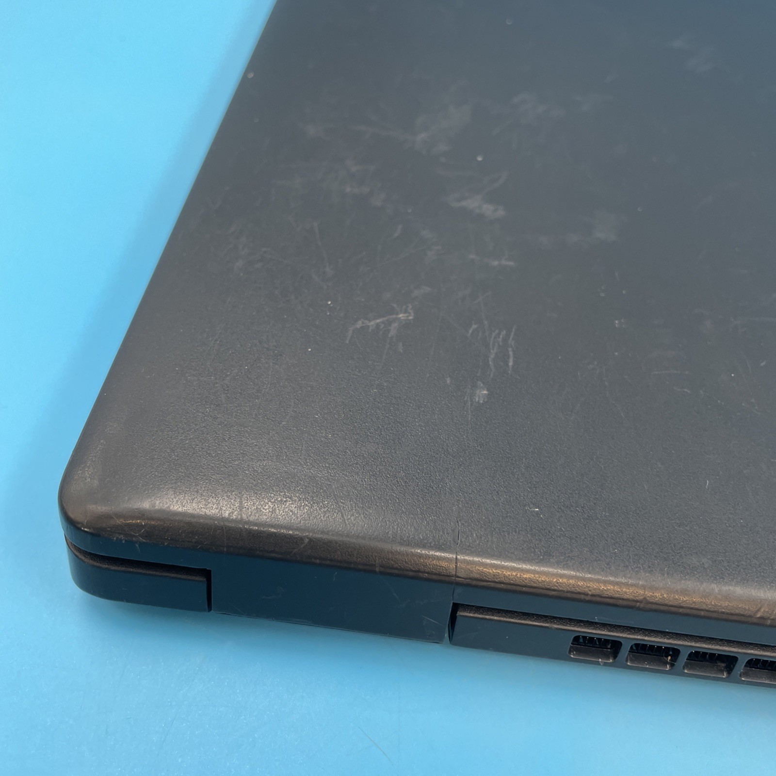 Dell Latitude 3520 | i5-1135G7 | 8GB RAM | 256GB SSD | WIN 11 PRO | 71% BATT