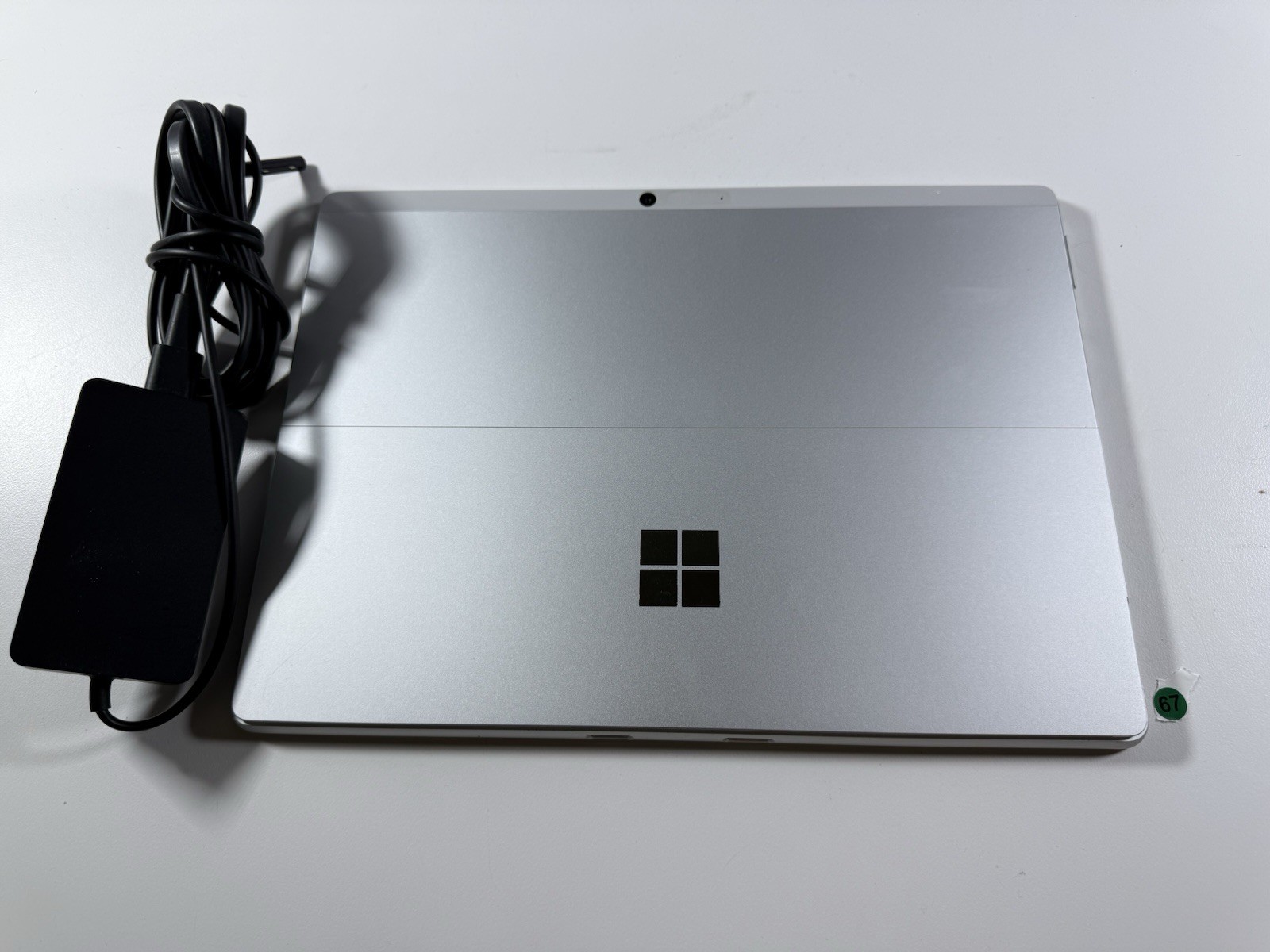 Microsoft Surface Pro 8 (1982) i5-1145G7 – 16GB RAM – 256GB 120Hz – Win 11 Pro