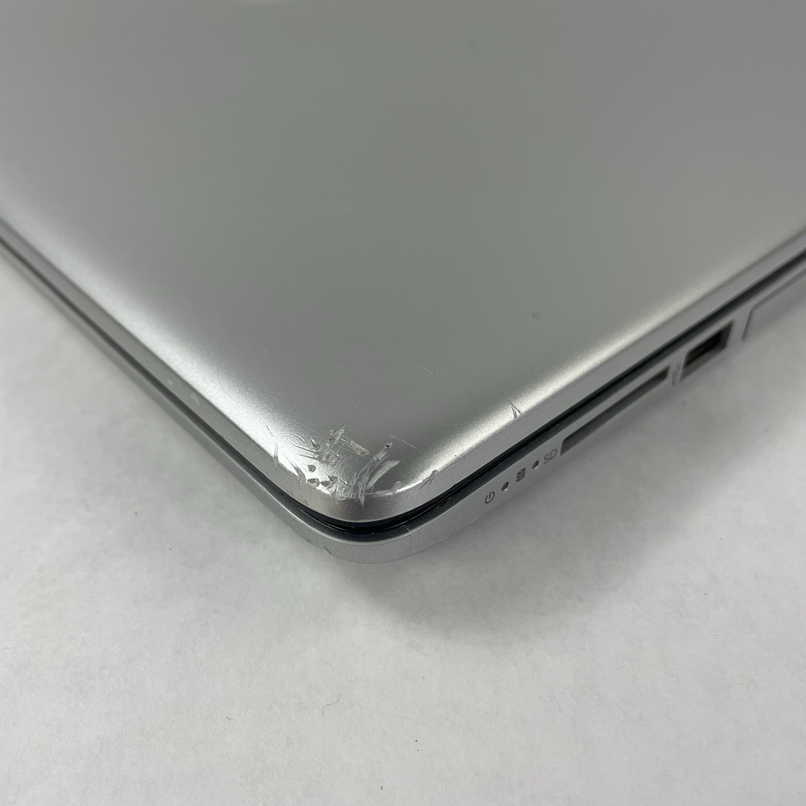 HP 15-da0073ms 15.6″ i5-7200U 2.50 GHz 8 GB RAM No SSD/OS/Battery – Bad Bottom