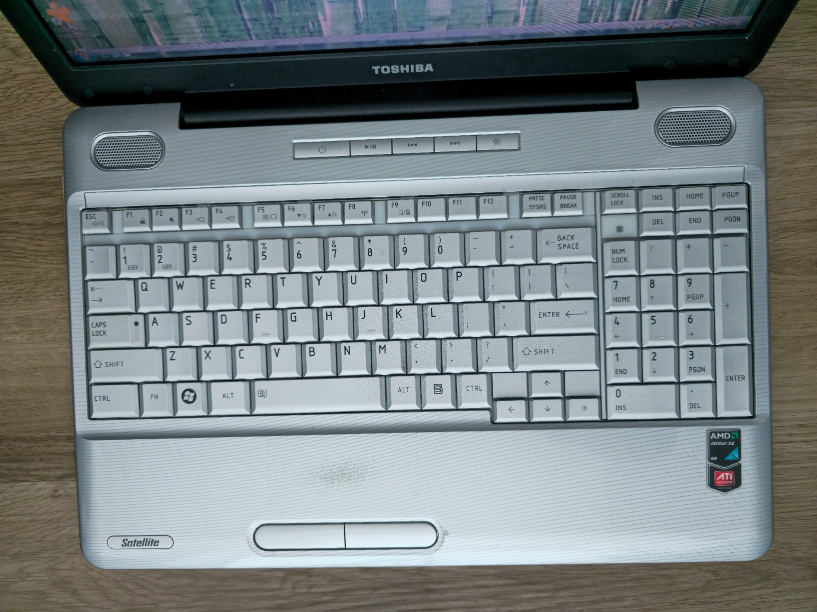 Toshiba Satellite L505D-S5965 15.6″ AMD Athlon X2 Dual-Core 3GB RAM 220GB HDD