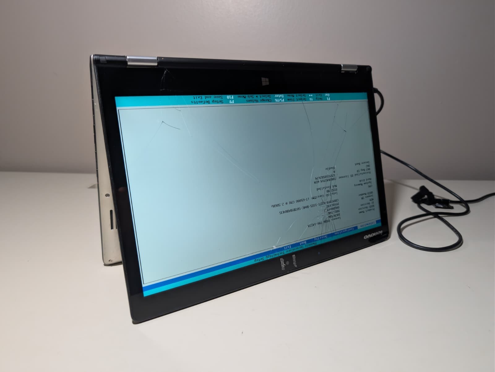 Read! Lenovo Yoga 700-14ISK 2-in-1 | i7-6500U 8GB RAM NO SSD | Backlit NVIDIA