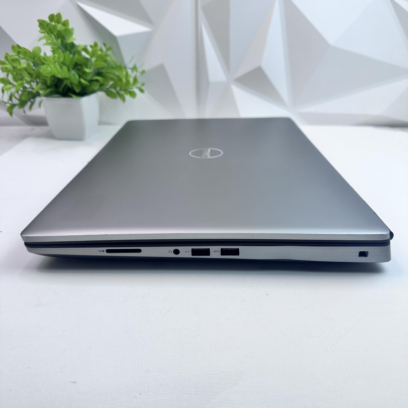 Dell Precision 7760 17.3″ FHD, Xeon W-11855M ,64GB,1TB, RTX A3000 *Pls READ*