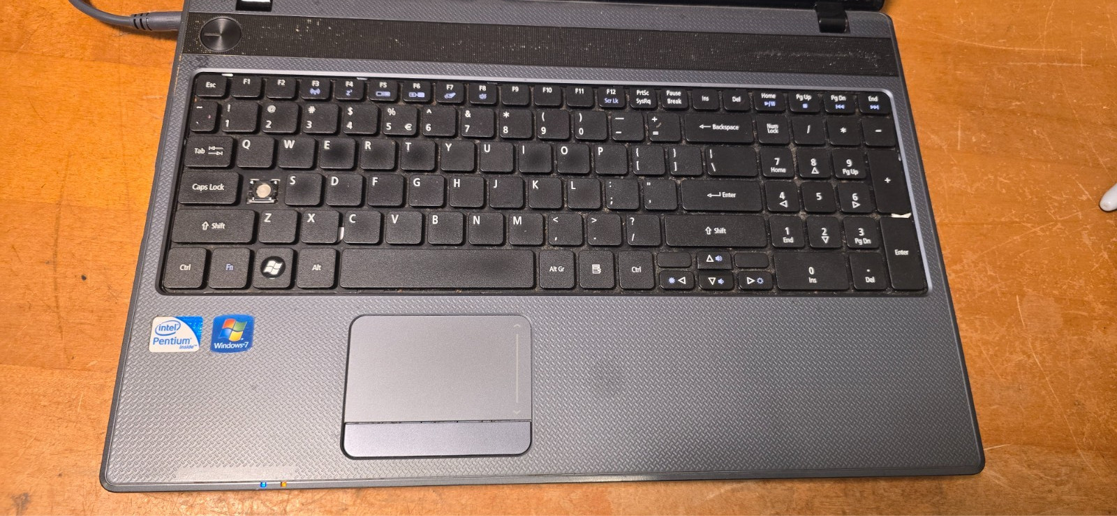 Acer Aspire 5733Z-4851 Intel Pentium P6200 2.13GHz 4 GB