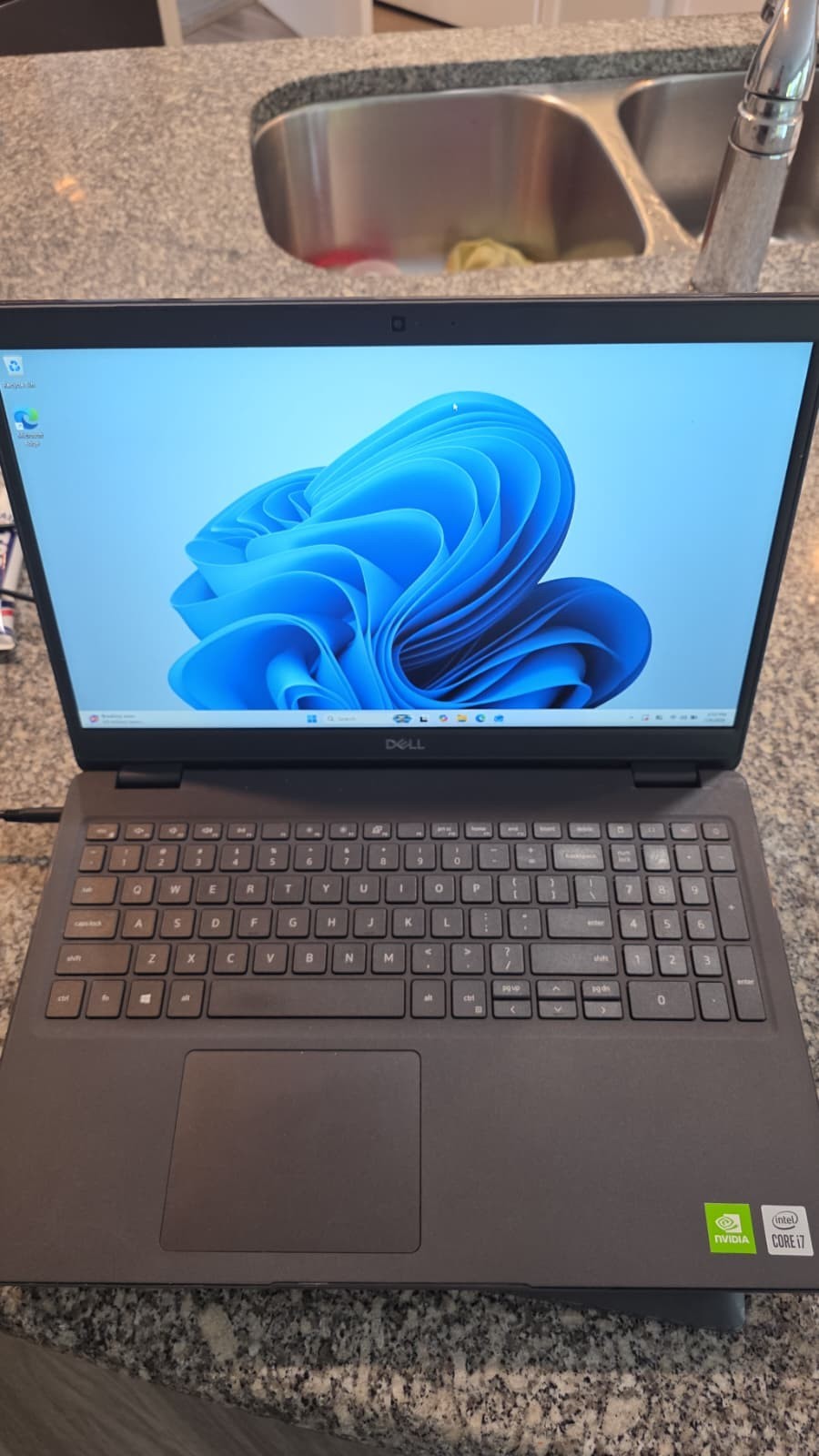 Dell Latitude 3510 15.6″ FHD i7-10510U 16GB RAM 256GB nvme 500GB SATA MX230 WIN