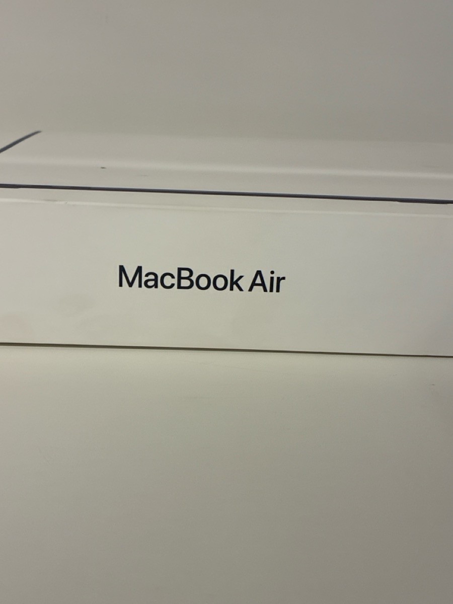 APPLE MACBOOK AIR A2681 (P18029585)