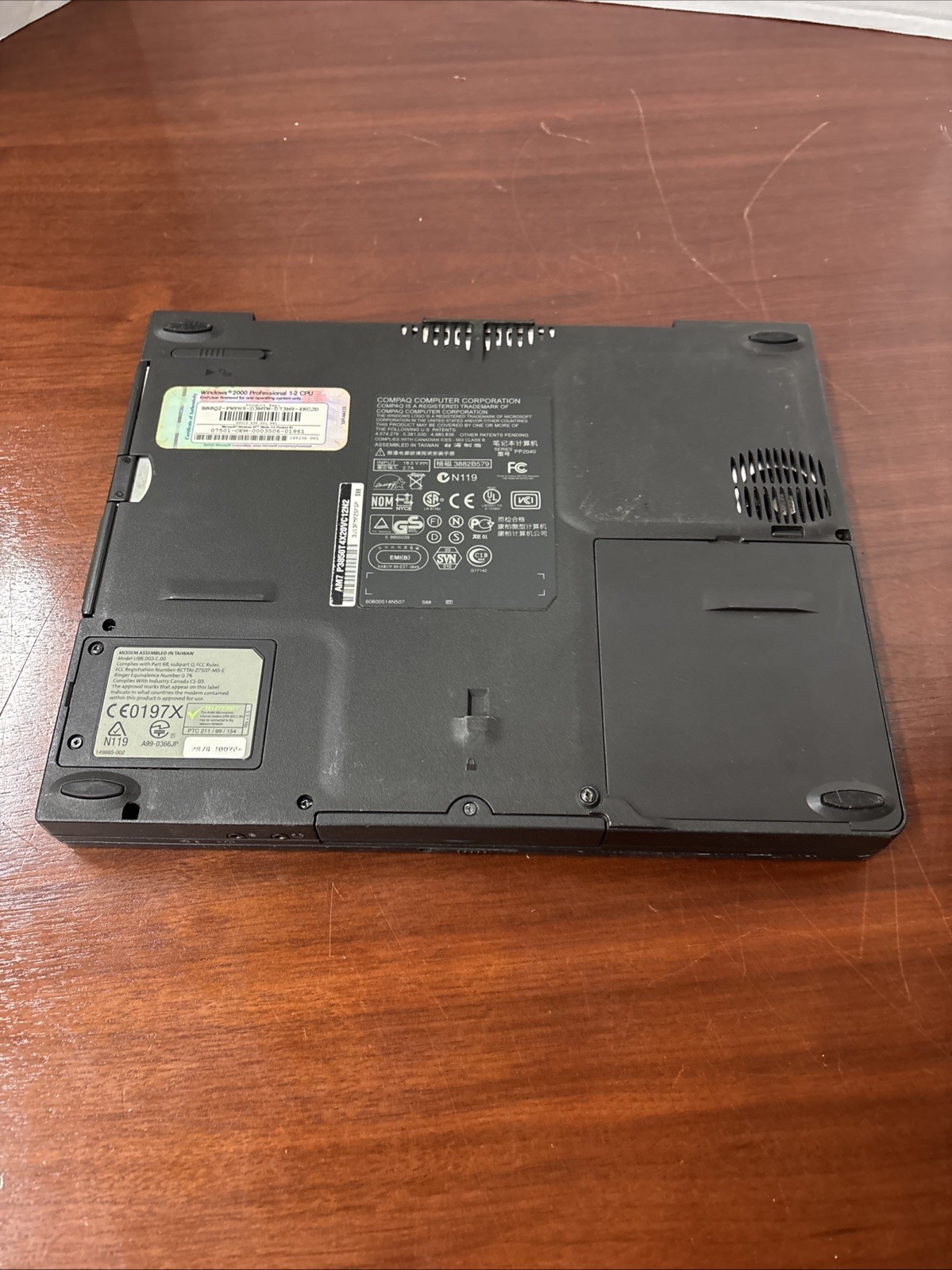 Vintage Compaq Armada M700 Laptop P3 @ 700 MHz Windows 2000 ***Read
