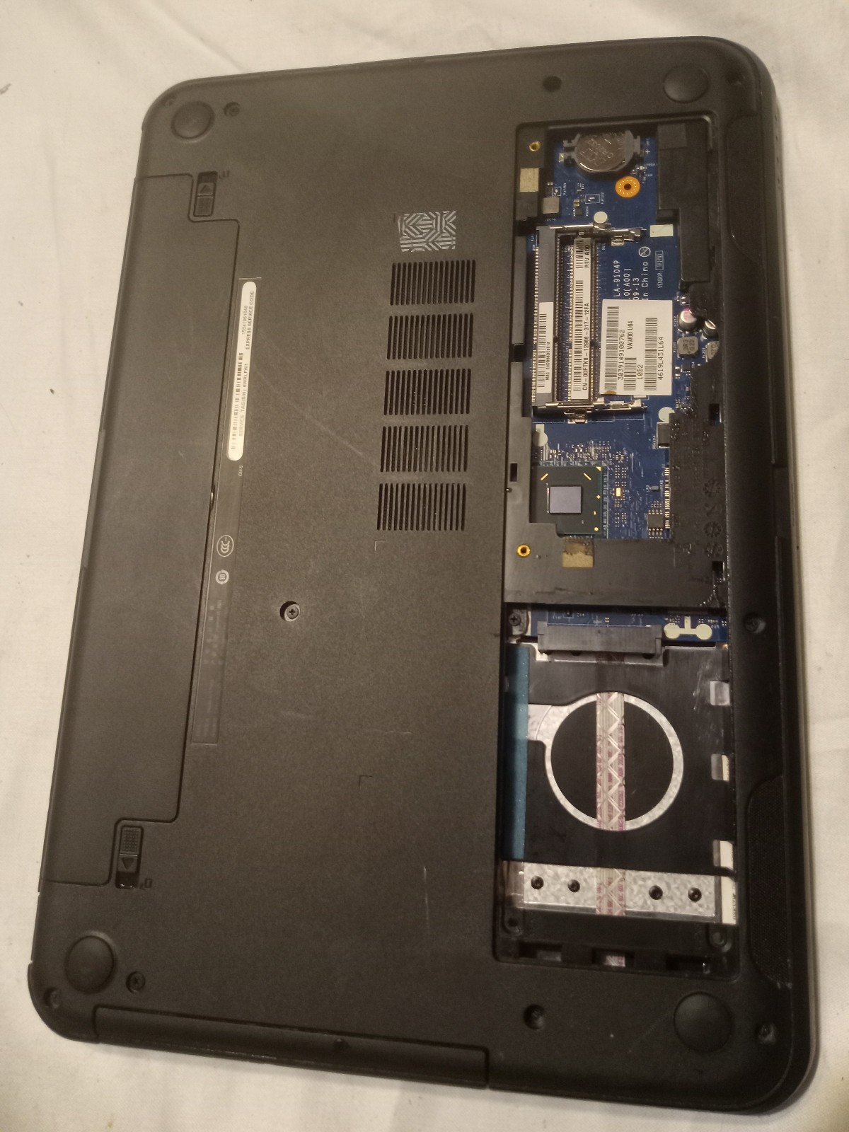 Dell Inspiron 15-3567 15.6″ i3-4010U DDR3 FOR REPAIR