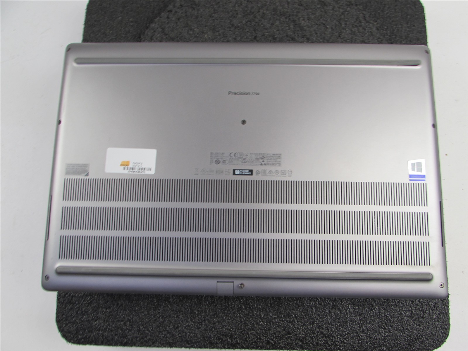DELL PRECISION 7750 1920X1080 I7-10850H 1TB 32GB RAM RTX 3000 WIN 11 PRO NO BATT