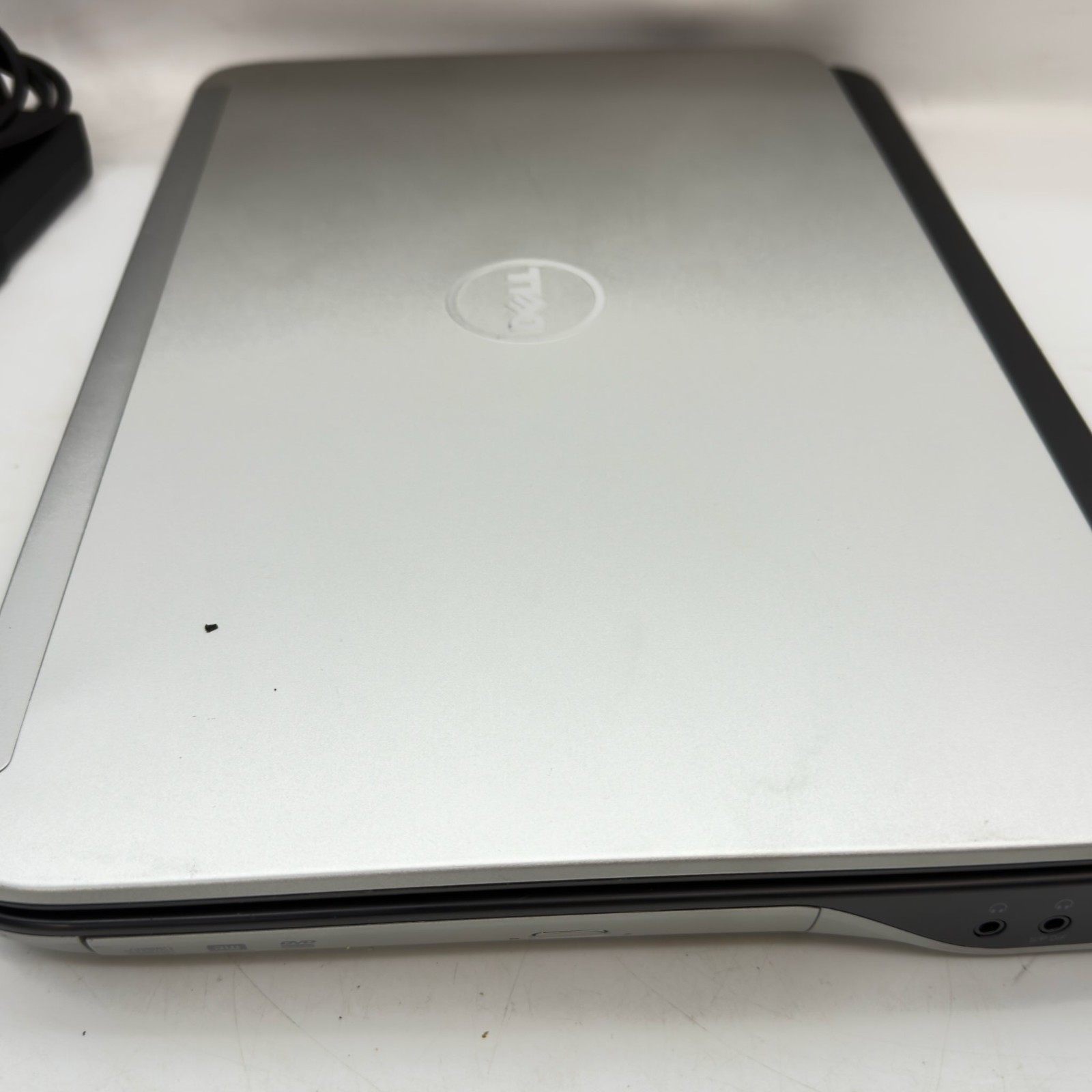 DELL 15 XPS L502X 15.6” HD i3-2310M 4GB 750GB GT 525M No OS BIOS Works + Charger