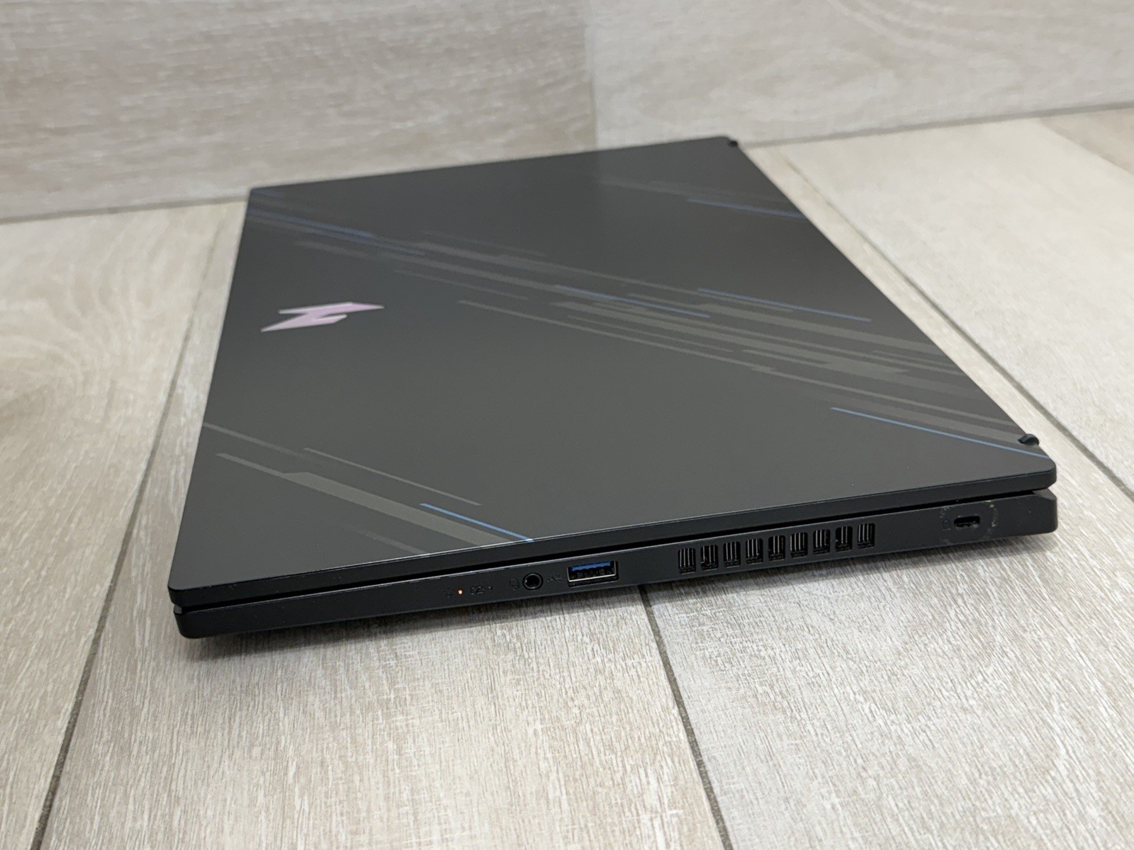“Read” Acer Nitro V 15 Core i5-13420H GeForce RTX 2050 8GB Ram 512GB SSD
