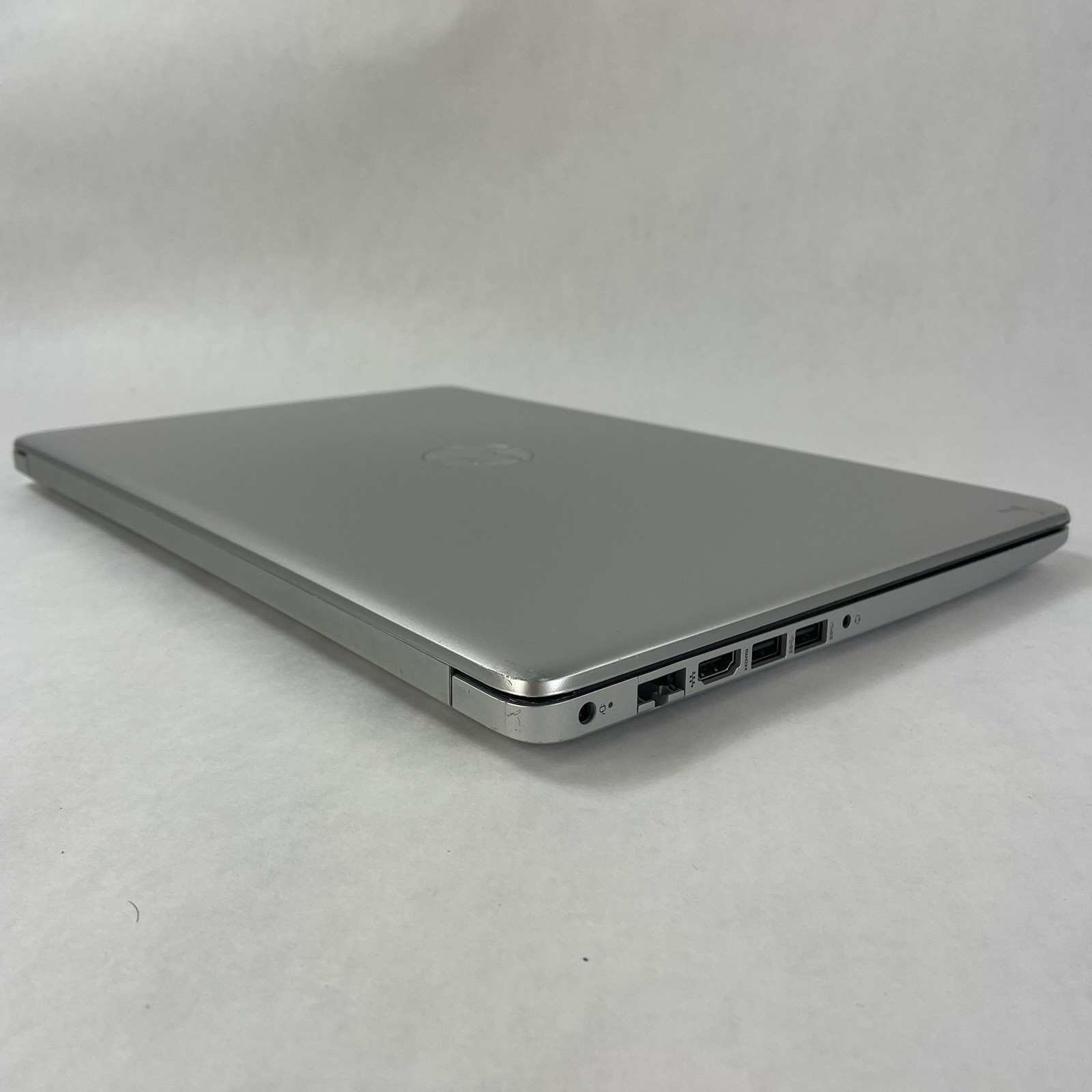 HP 15-da0073ms 15.6″ i5-7200U 2.50 GHz 8 GB RAM No SSD/OS/Battery – Bad Bottom