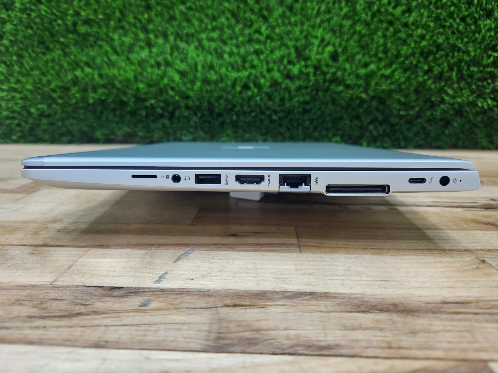 HP EliteBook 830 G5 13″ FHD Touchscreen i7-8550U 1.80GHz 16GB 256GB SSD Win 11 ~