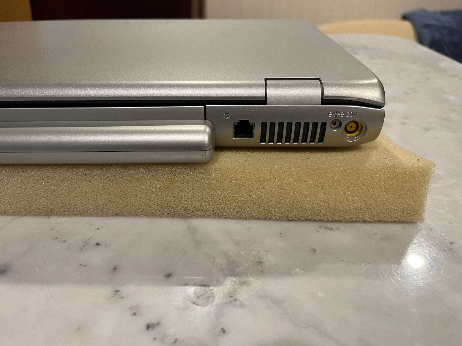 Lenovo 3000 N100 type 0768-A49 Intel Centrino Duo notebook computer