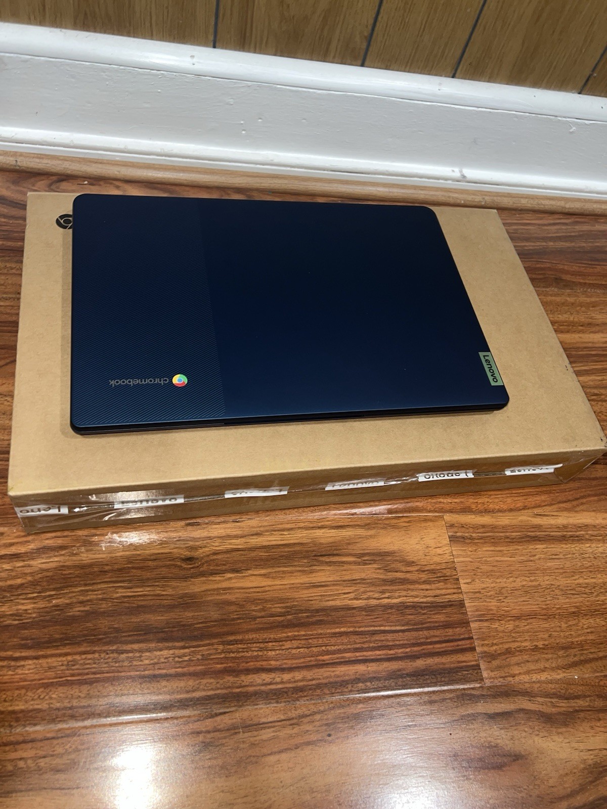 Lenovo – IdeaPad Slim 3 Chromebook Laptop – 14″ Full HD Touchscreen Laptop –