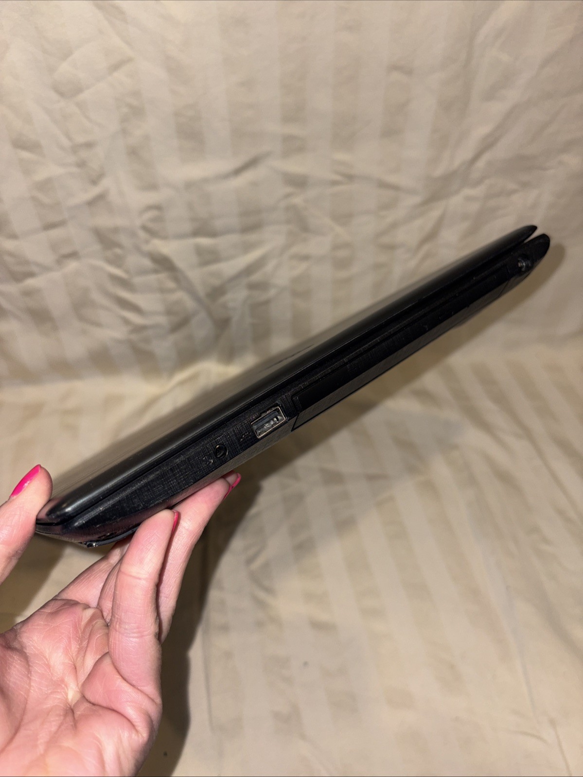 ACER ASPIRE E5-575 | I3-7100U 2.40 GHZ 4GB 250GB Hdd Windows 10 home