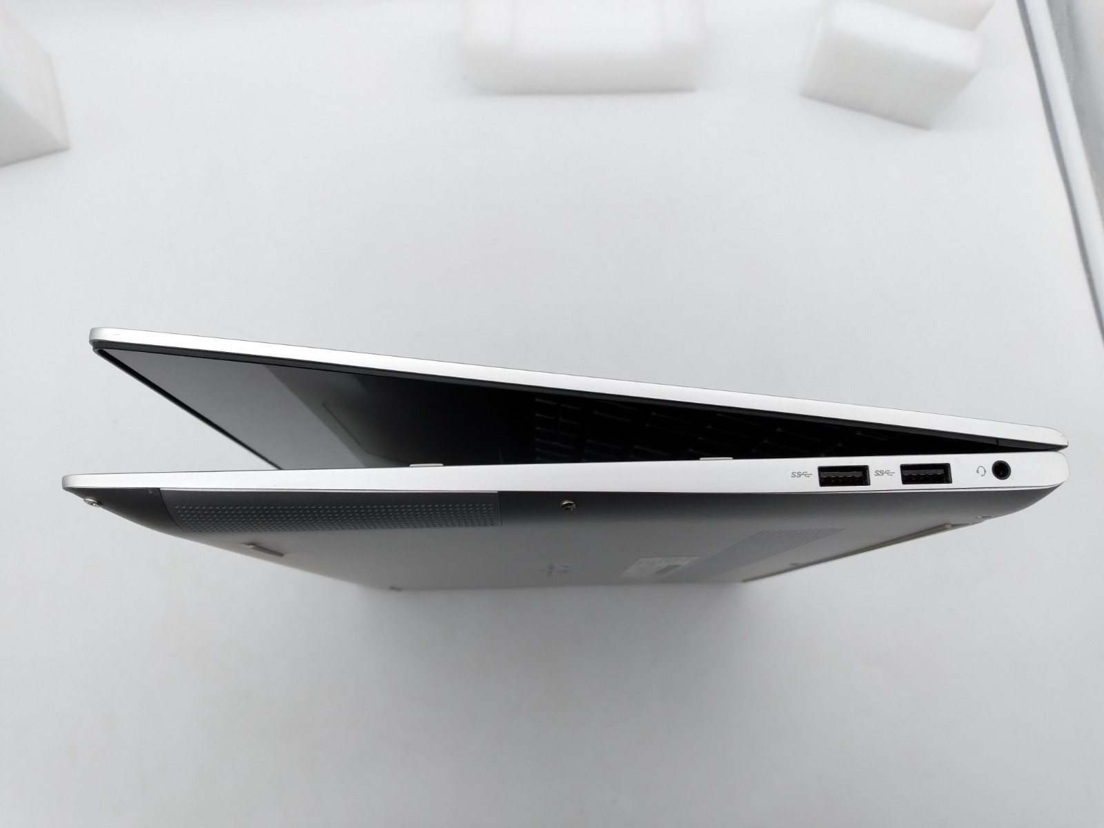 DELL INSPIRON 7573 Touchscreen| i5-10210U@1.60GHZ | 500GB HDD | 8GB RAM | Win11H