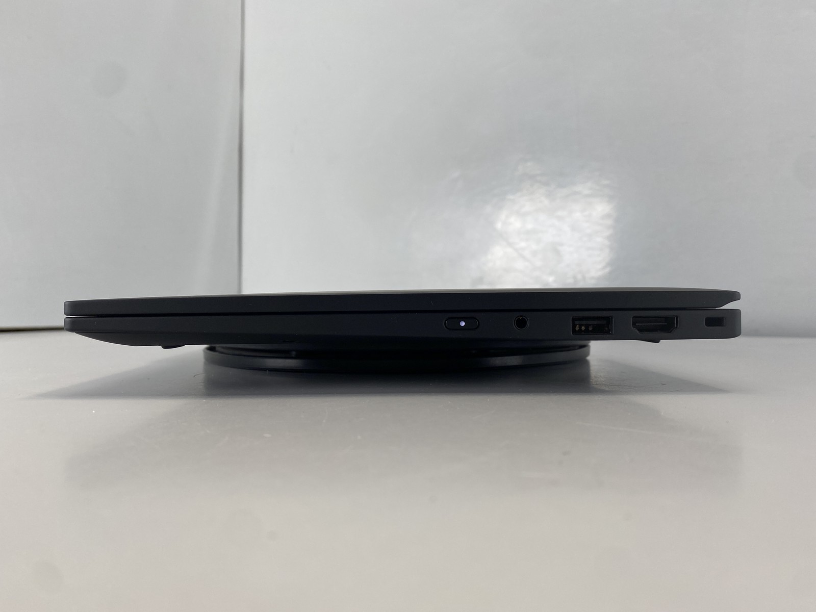 Lenovo Laptop ThinkPad X1 Carbon Gen 12 14″ Intel Core Ultra 7 155U 1TB