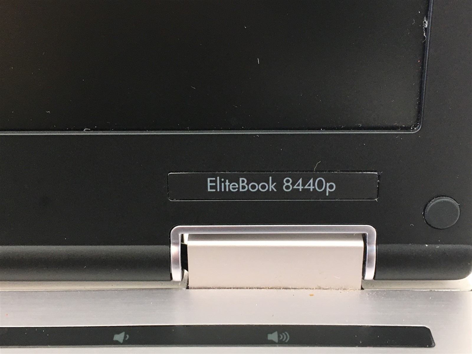 HP EliteBook 8440p Laptop i5M 540 4GB RAM 2.53GHz No HDD No OS 14″