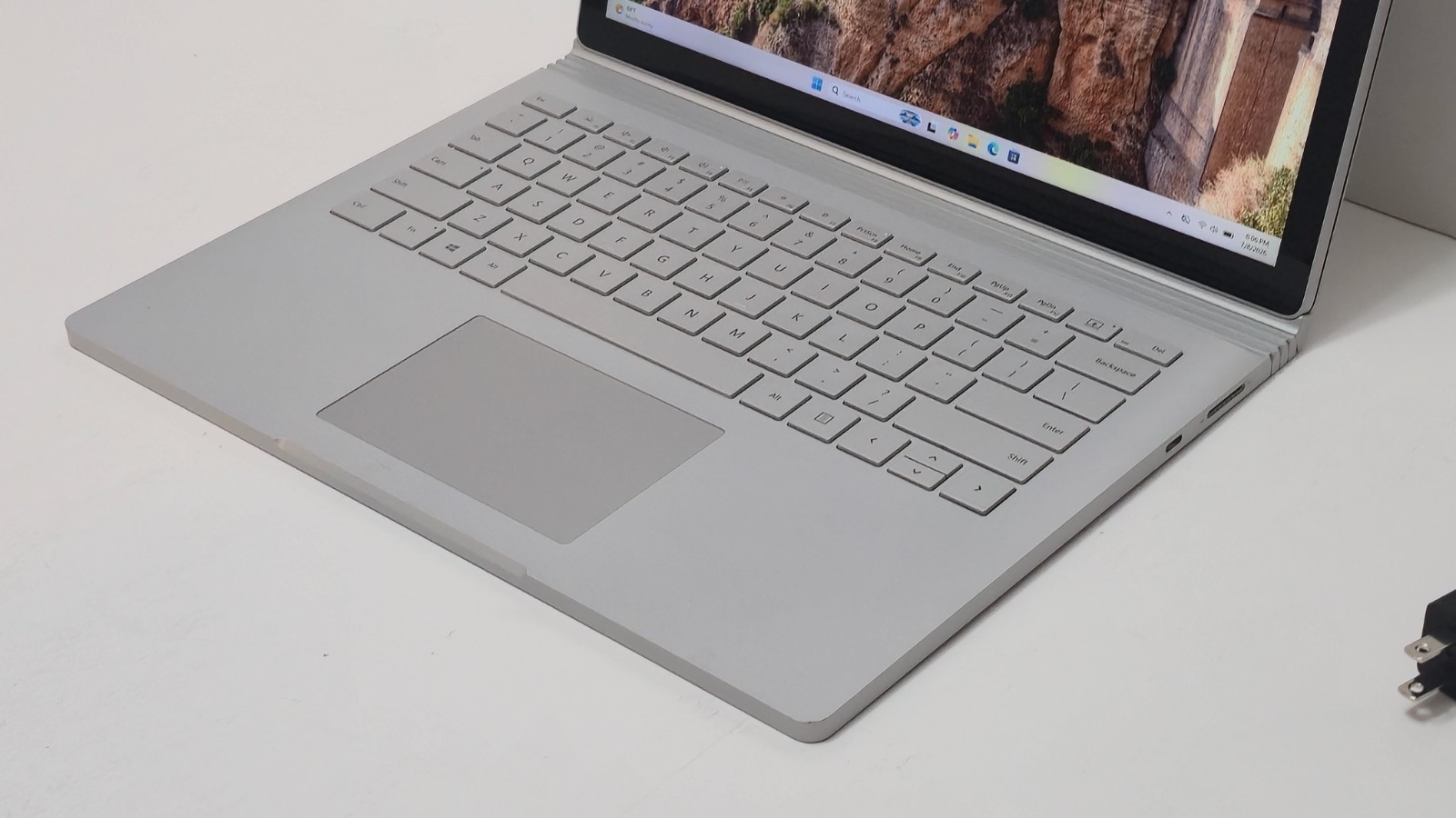 Surface Book 3 13.5″ (1900) Core i7-1065G7, 32GB RAM 512 GB SSD Nvidia GTX 1650