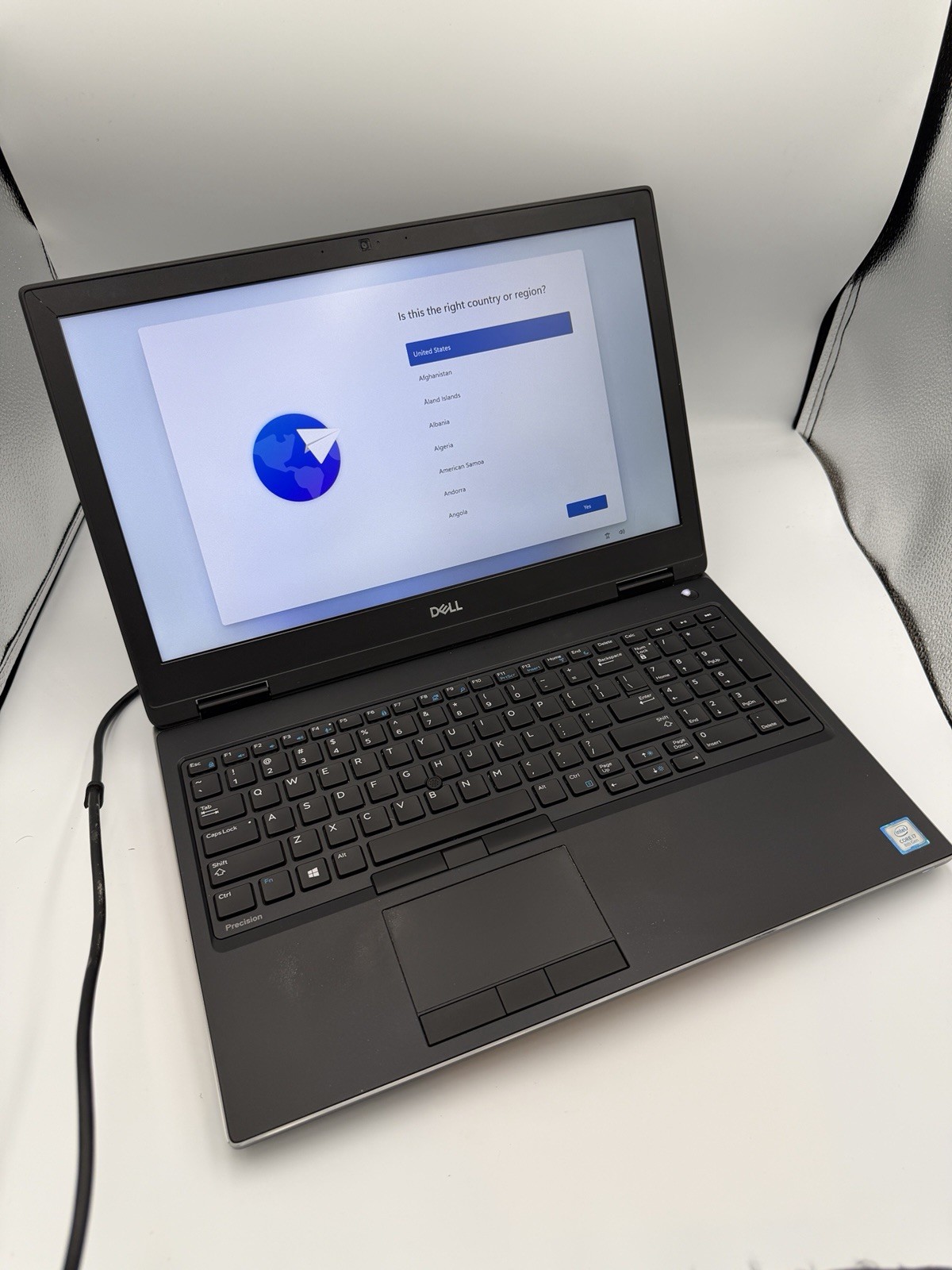 Dell Precision 7530 15.6″ i7 8850H 16GB 256GB SSD Quadro P2000 Win 11 Laptop
