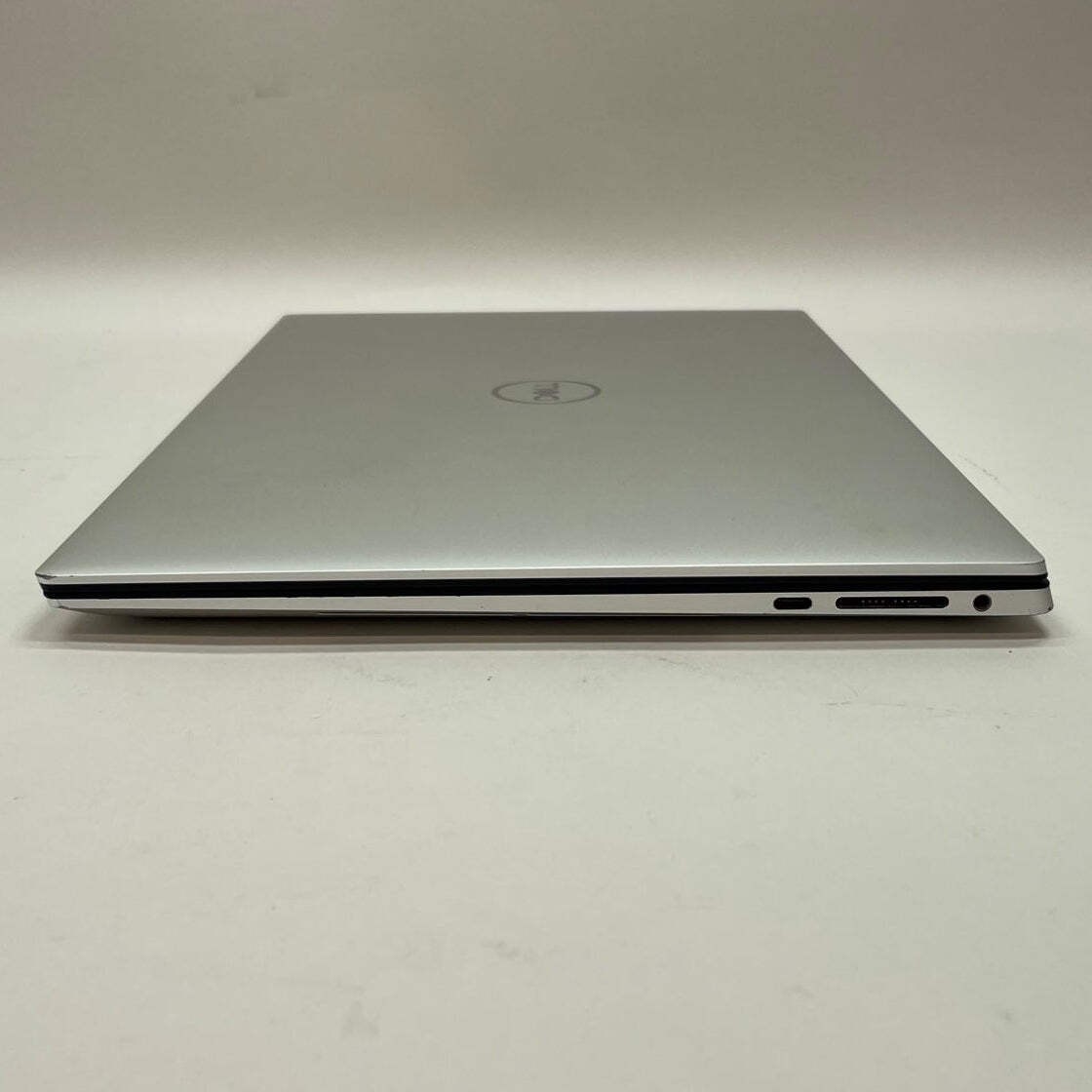 Dell XPS 15 9510 15.6″ i7-11800H 2.3GHz 16GB RAM 1TB SSD GeForce RTX 3050 Ti