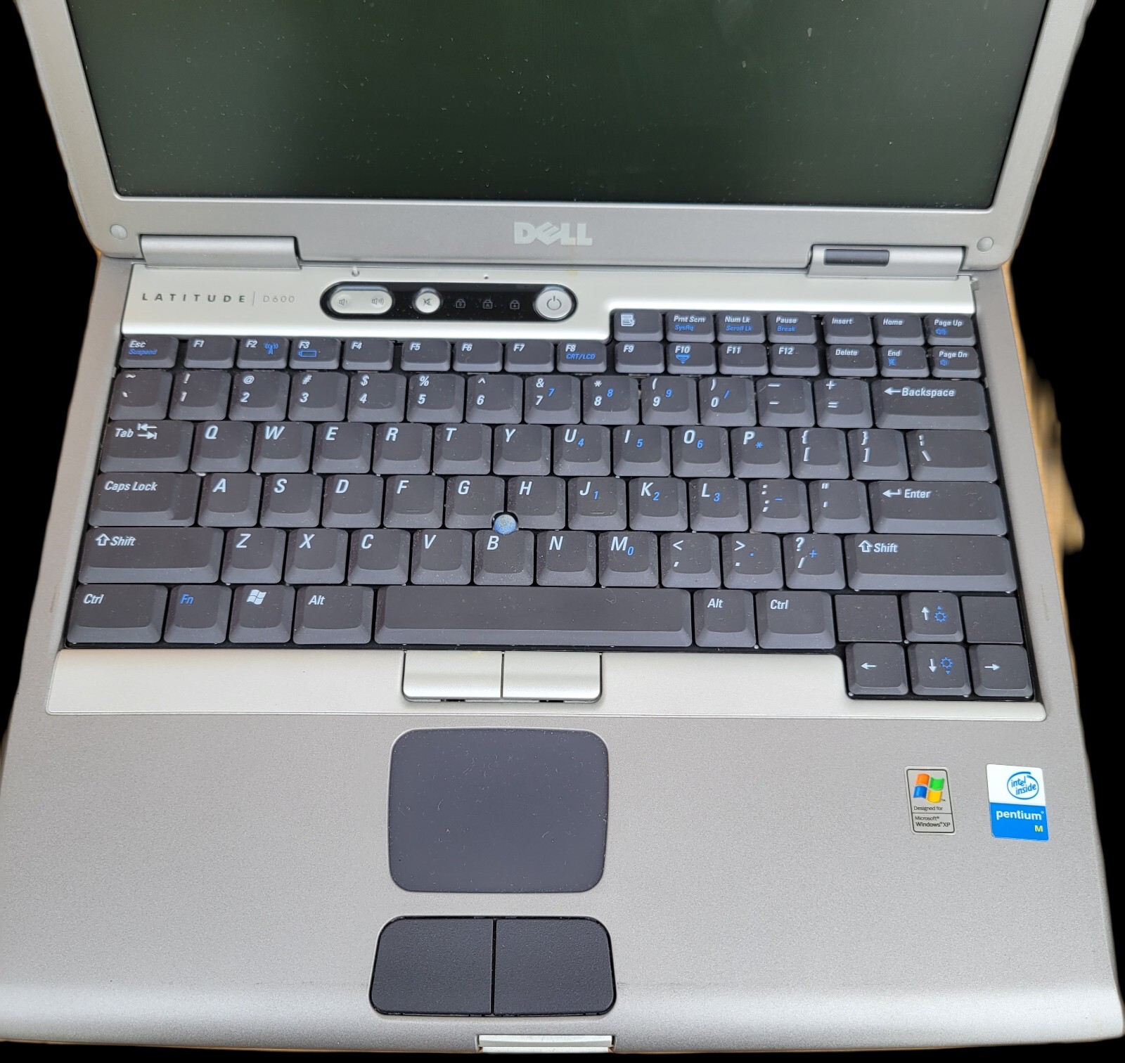 Dell Latitude D600 Pentium M 1.40GHz 1GB RAM 30GB HDD Windows XP No Charg. PARTS