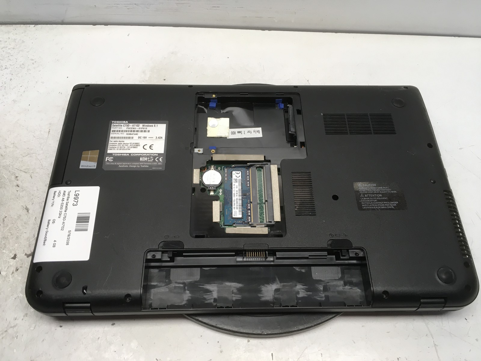 Toshiba Satellite C75D-A7102 AMD A6-5200 2GHz 4 GB NO HDD No Batt