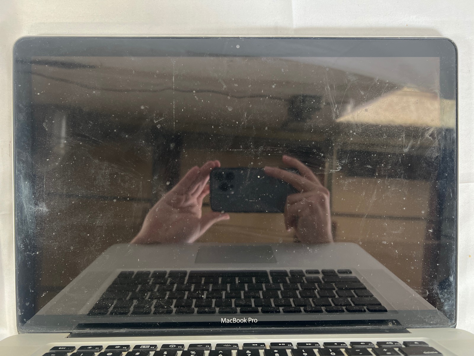 Apple MacBook Pro Mid 2009 2.53 GHz Core 2 Duo No Drive 15″ FOR PARTS/REPAIR