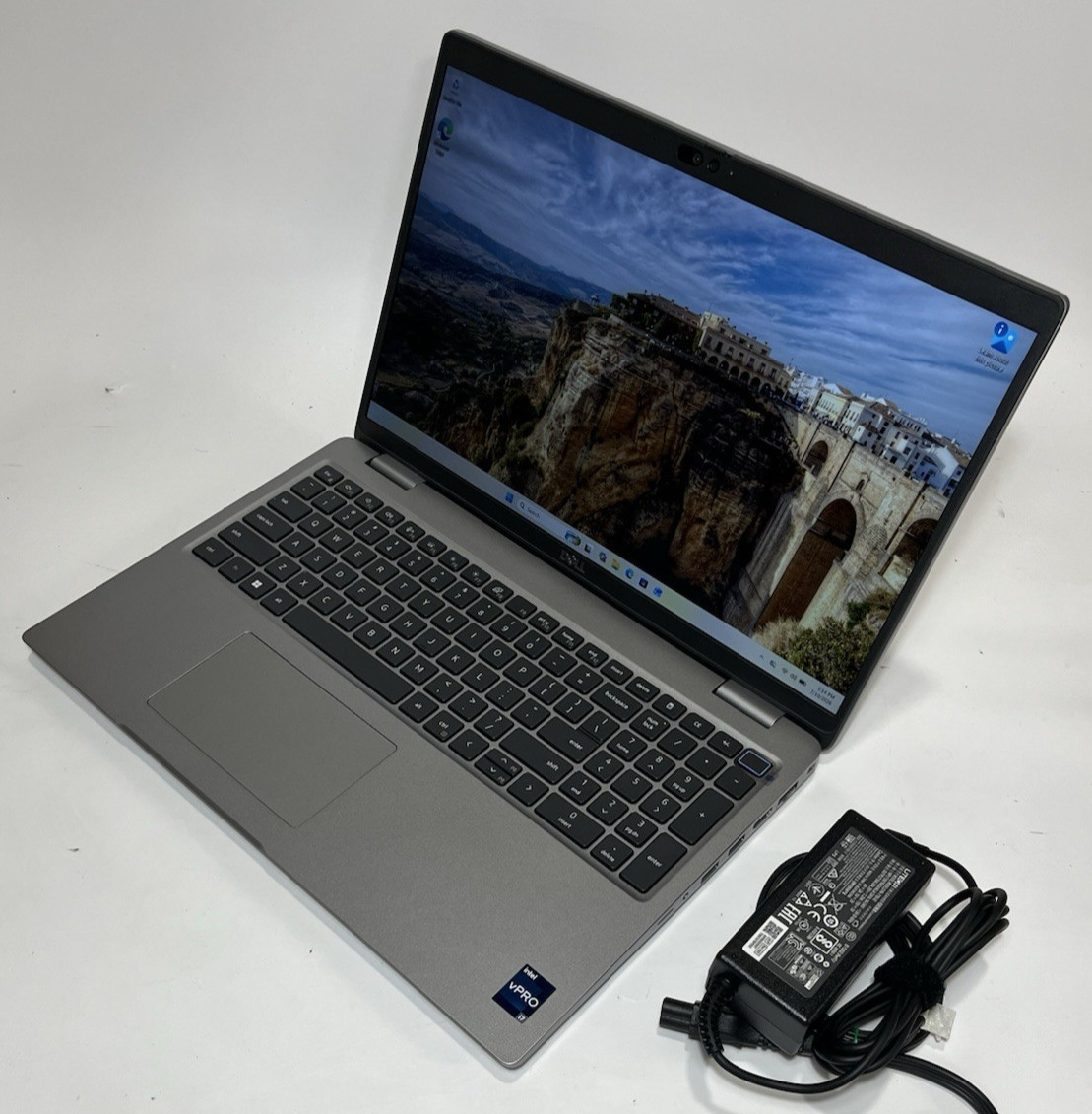 Dell Latitude 5540 15.6″ Laptop Intel i7-1365U – 8GB RAM – 512GB NVMe – W11P