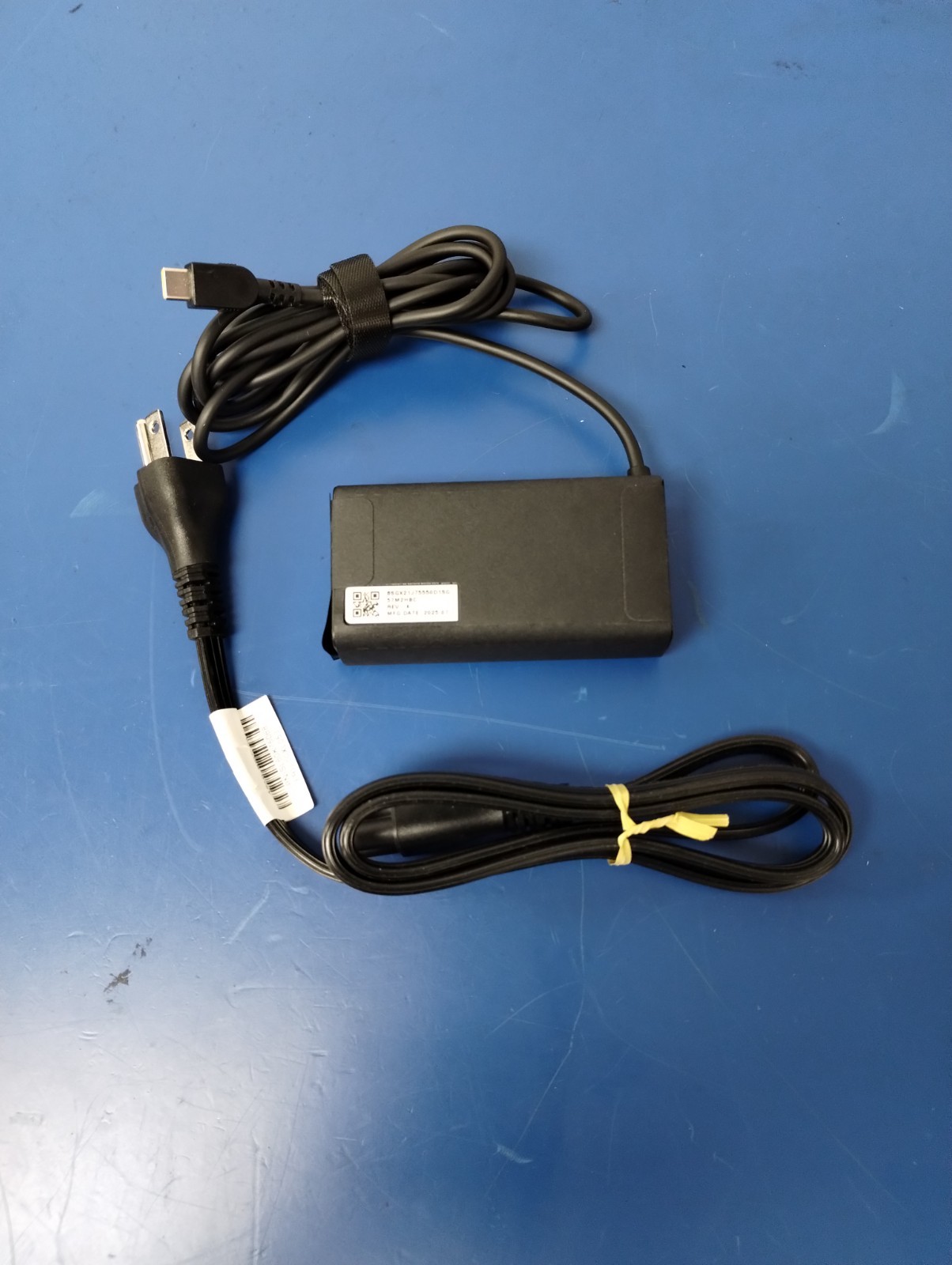 Lenovo V15 G5 IRL, Intel Core 7 240H, 2.50 GHz, 16 GB RAM, 1 TB NVMe SSD