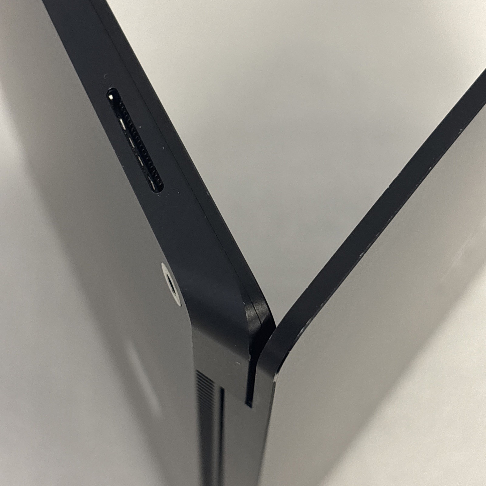 Microsoft Surface Laptop 5 13.5” (512GB, Intel Core i7-12th, 16GB) Black *Read*