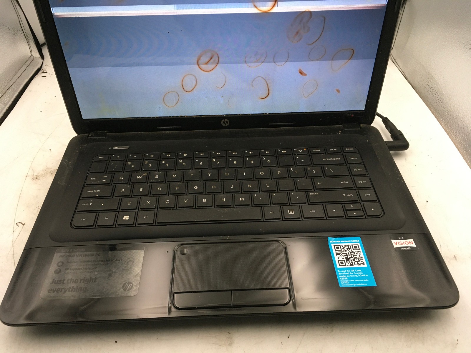 HP 2000-2B19WM – FOR PARTS – AMD E2 – NO RAM – 15″ – READ DESCRIP – BB!
