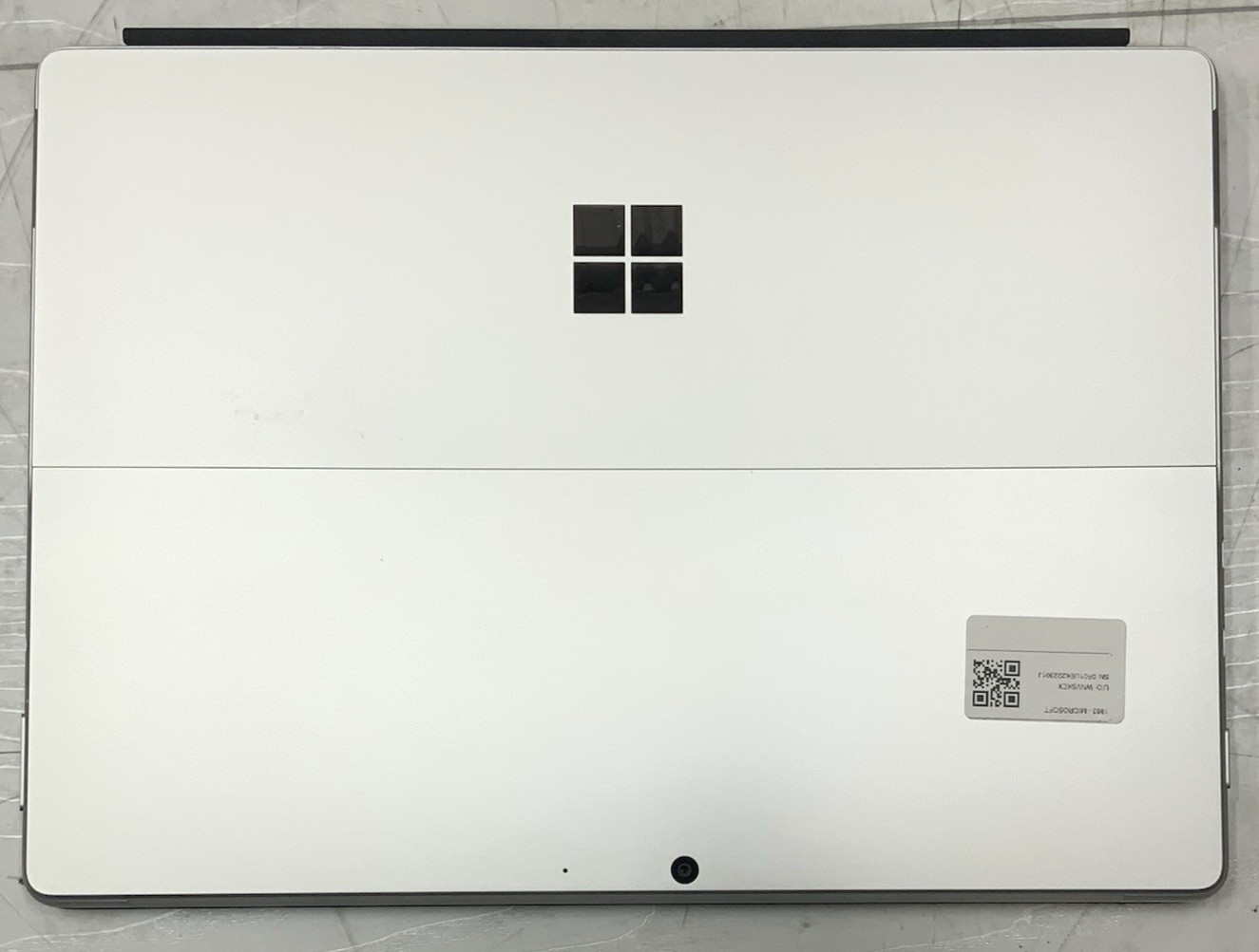 Microsoft Surface Pro 8 (1983) | Intel i7-1185G7 16GB DDR4 512GB SSD w/ Keyboard