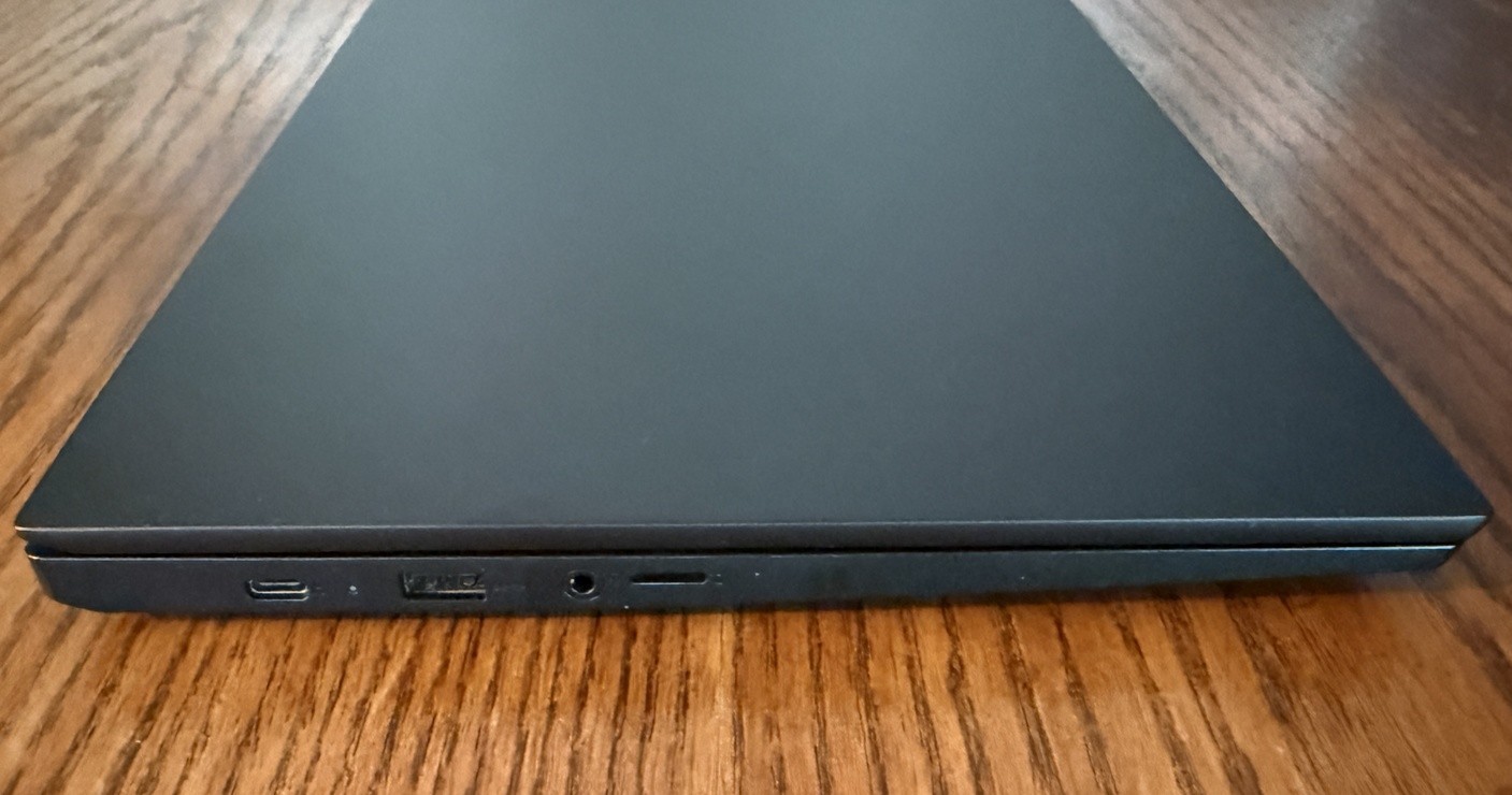 Lenovo 14w 14″ FHD Laptop Windows 11 AMD A6-9220C 4GB 64GB eMMC