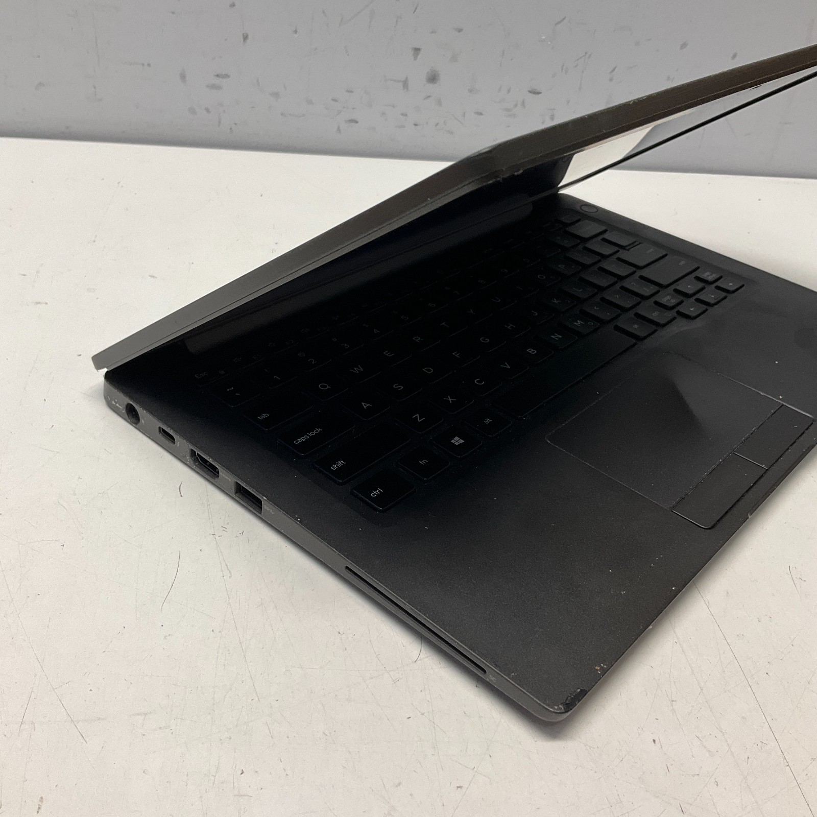 Dell Latitude 7400 14” Laptop Core i5-8265U 1.60Ghz 8GB RAM 128GB SSD Win11 Pro