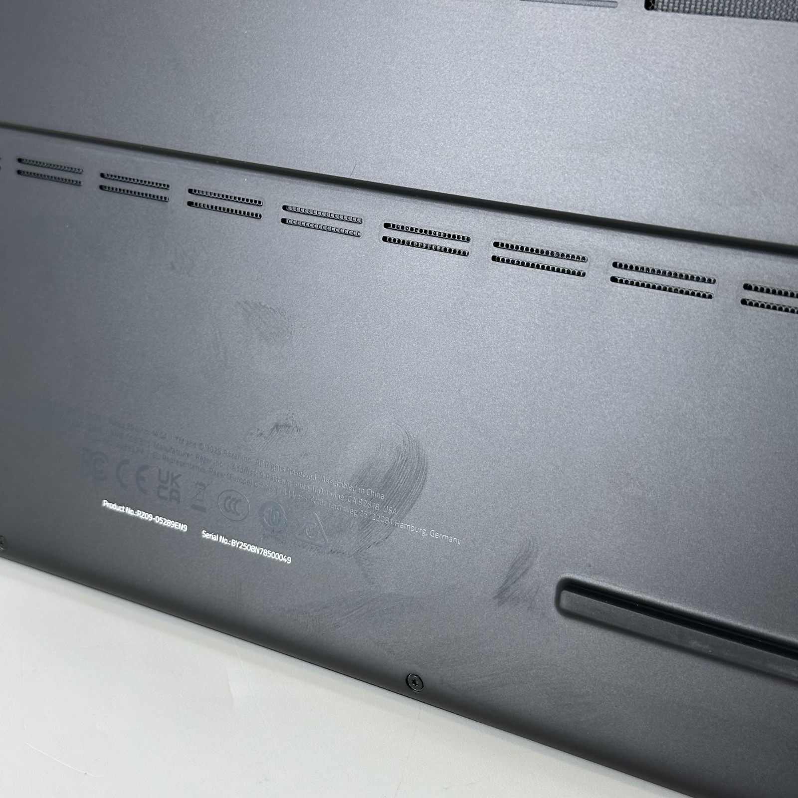 Razer Blade 16 240Hz QHD+ 2.0 GHz Ryzen AI 9 HX 370 64GB 2TB/2TB RTX 5090